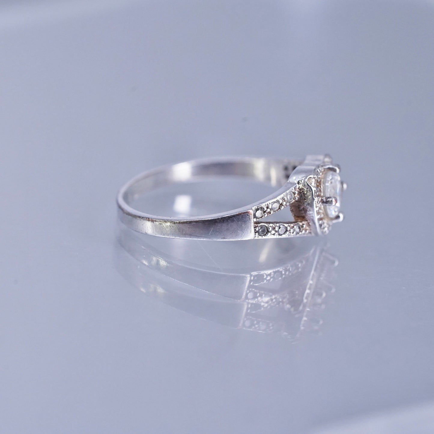 Size 7.5 vintage Sterling 925 silver engagement ring with heart Cz