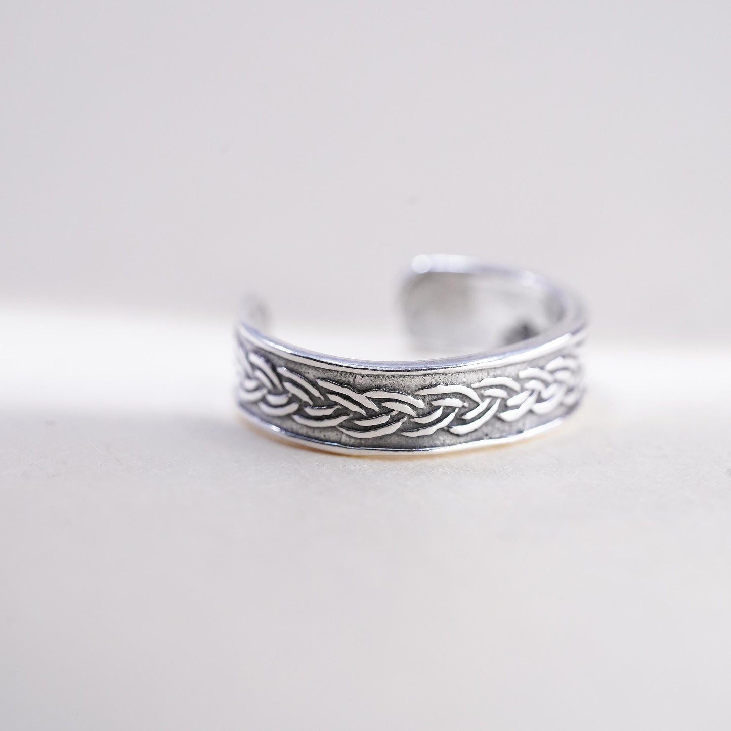 Size 2.5, VTG sterling silver handmade ring, 925 Celtic knot relief open band