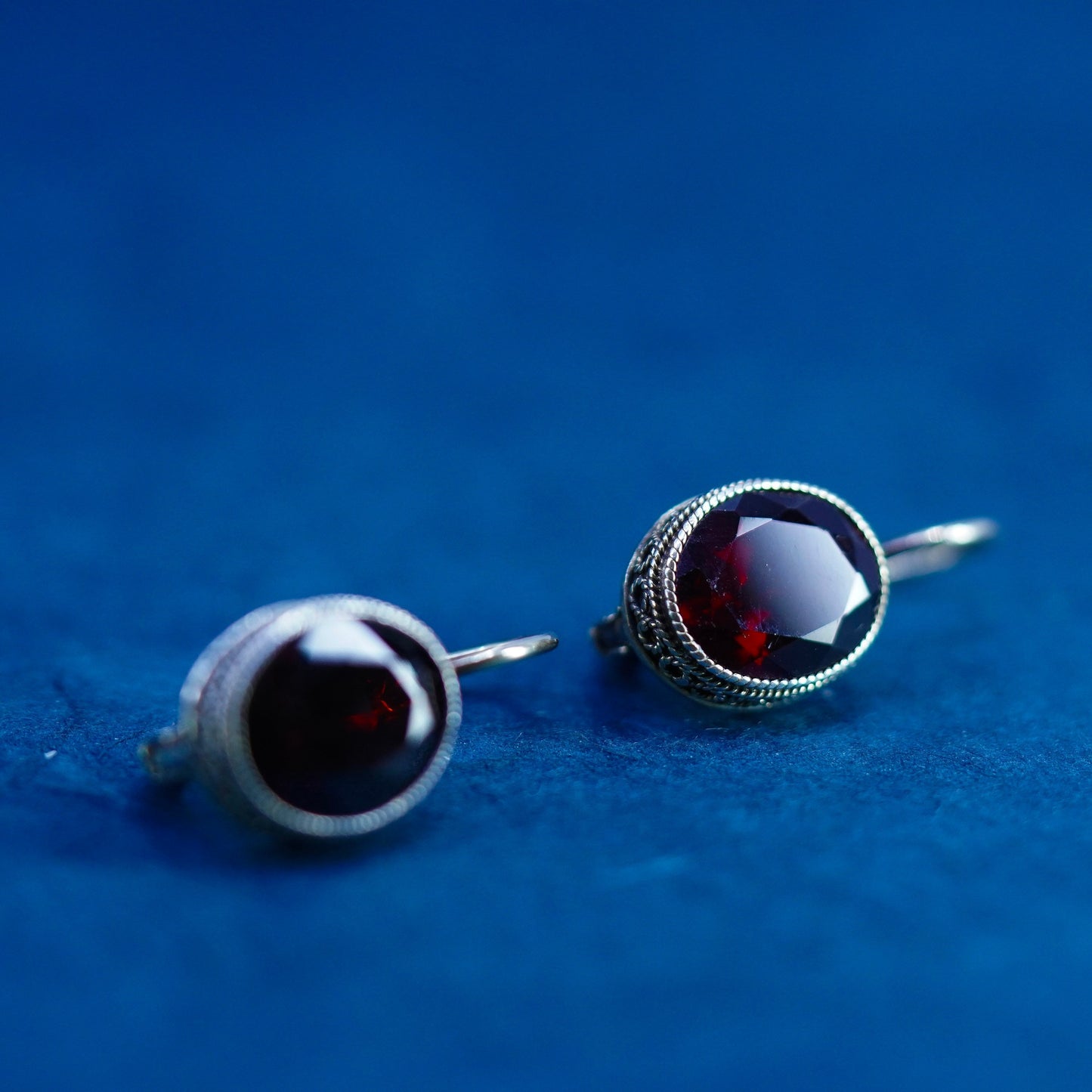 Vintage Sterling Silver 925 garnet Earrings with filigree Details