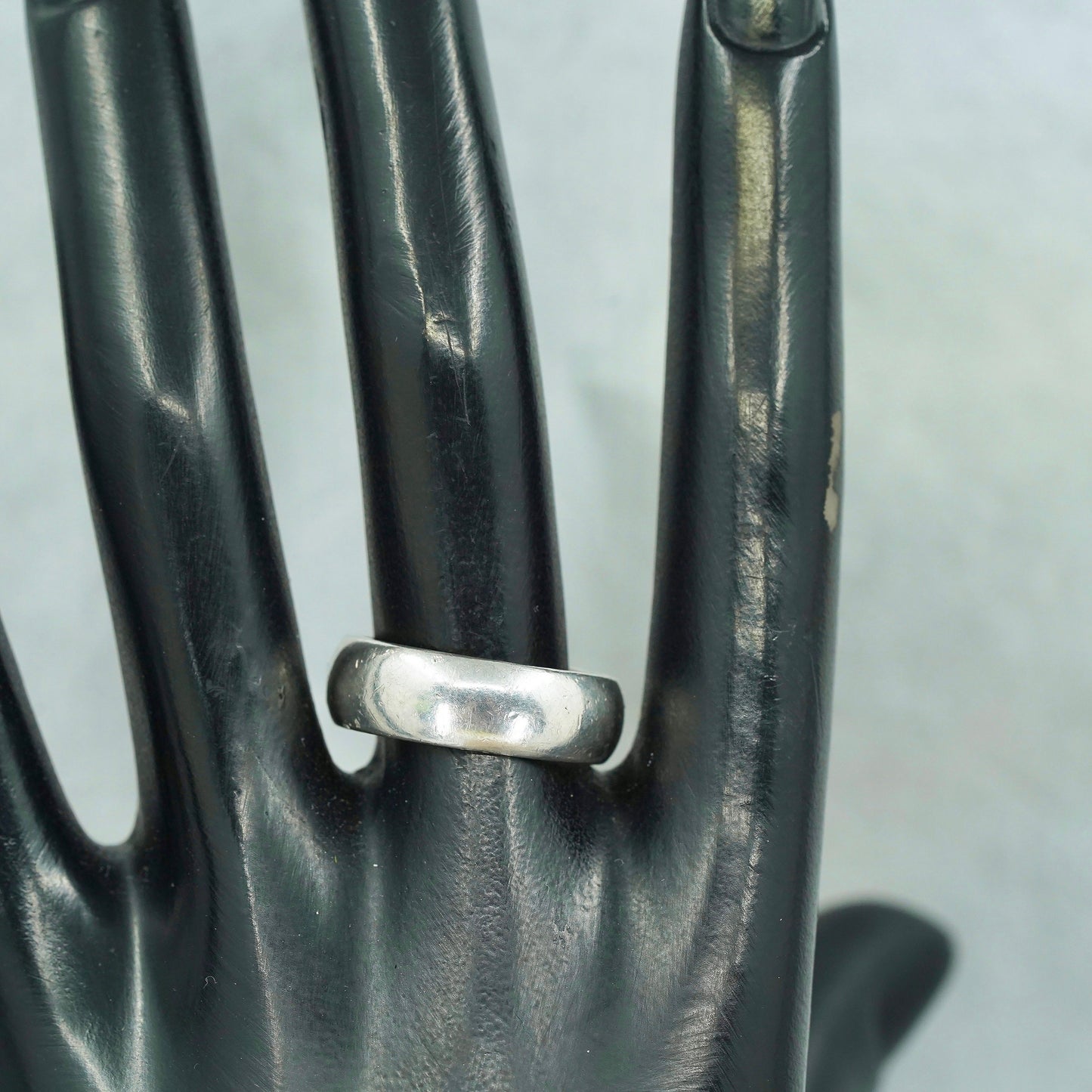Size 8.75, vintage southwestern Sterling 925 silver wedding ring, band