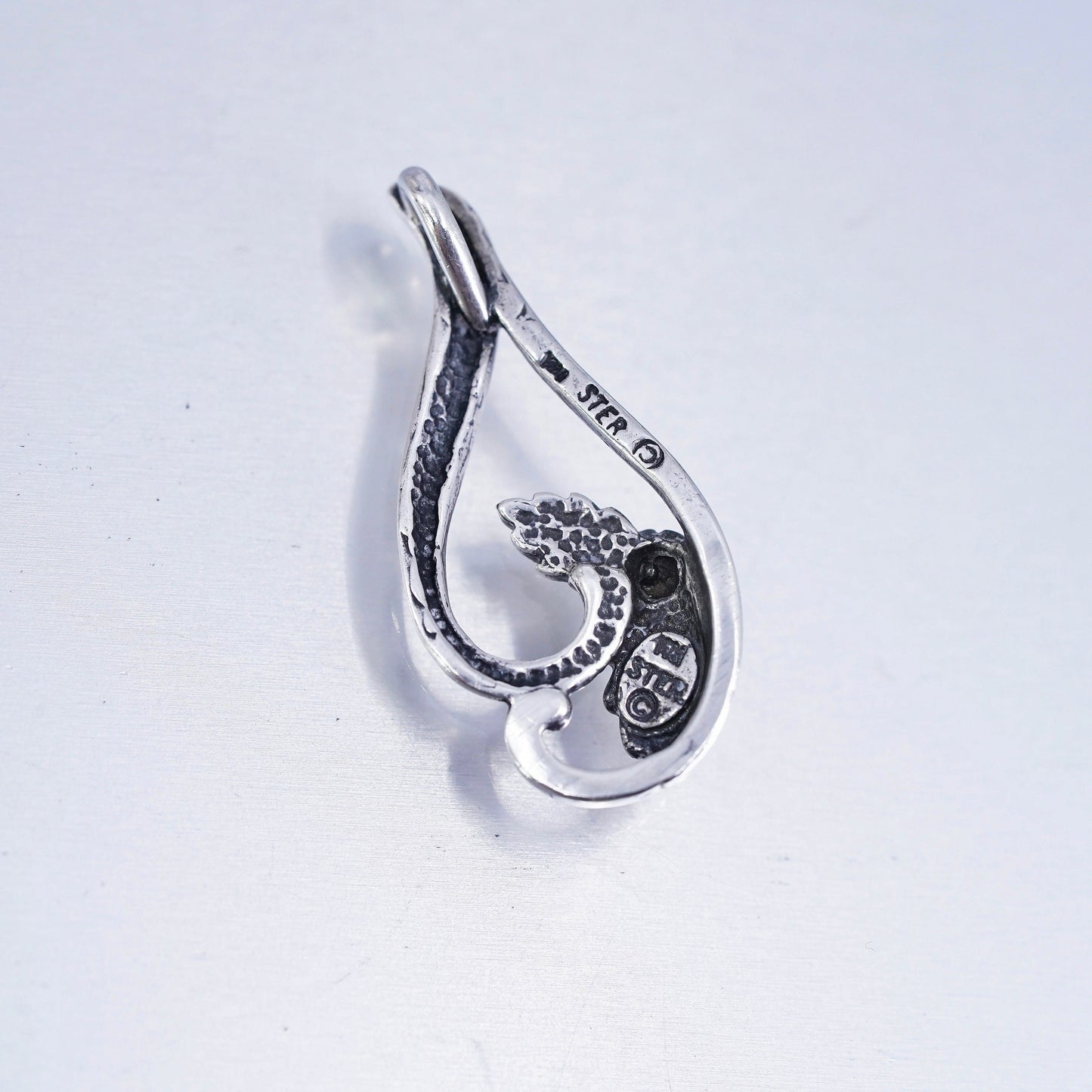 VTG CCO Coleman Black Hills sterling silver teardrop pendant with rose leaves