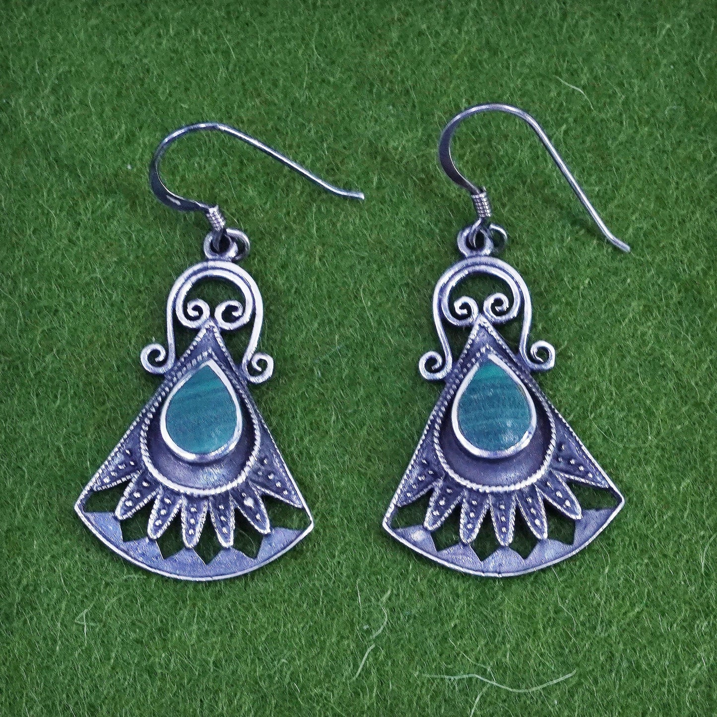 Vintage sterling 925 silver handmade teardrop earrings with malachite and beads