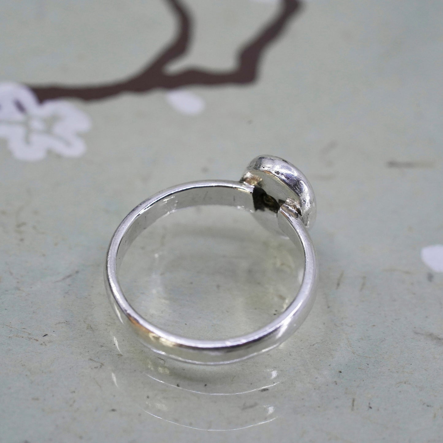 Size 8, vintage simple sterling 925 silver handmade ring with garnet