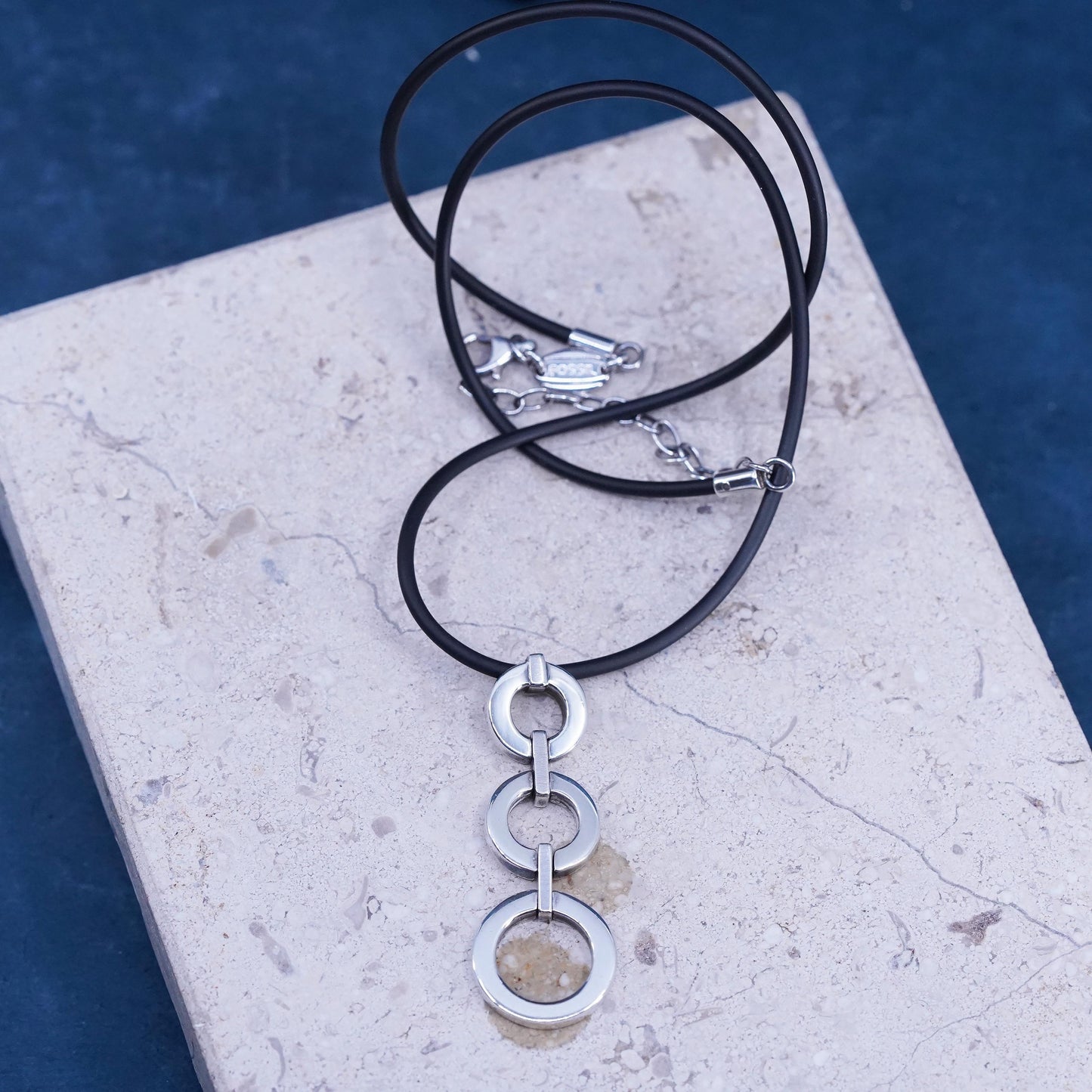 16+2”, vintage Fossil Sterling 925 Silver circle pendant Black rubber Necklace