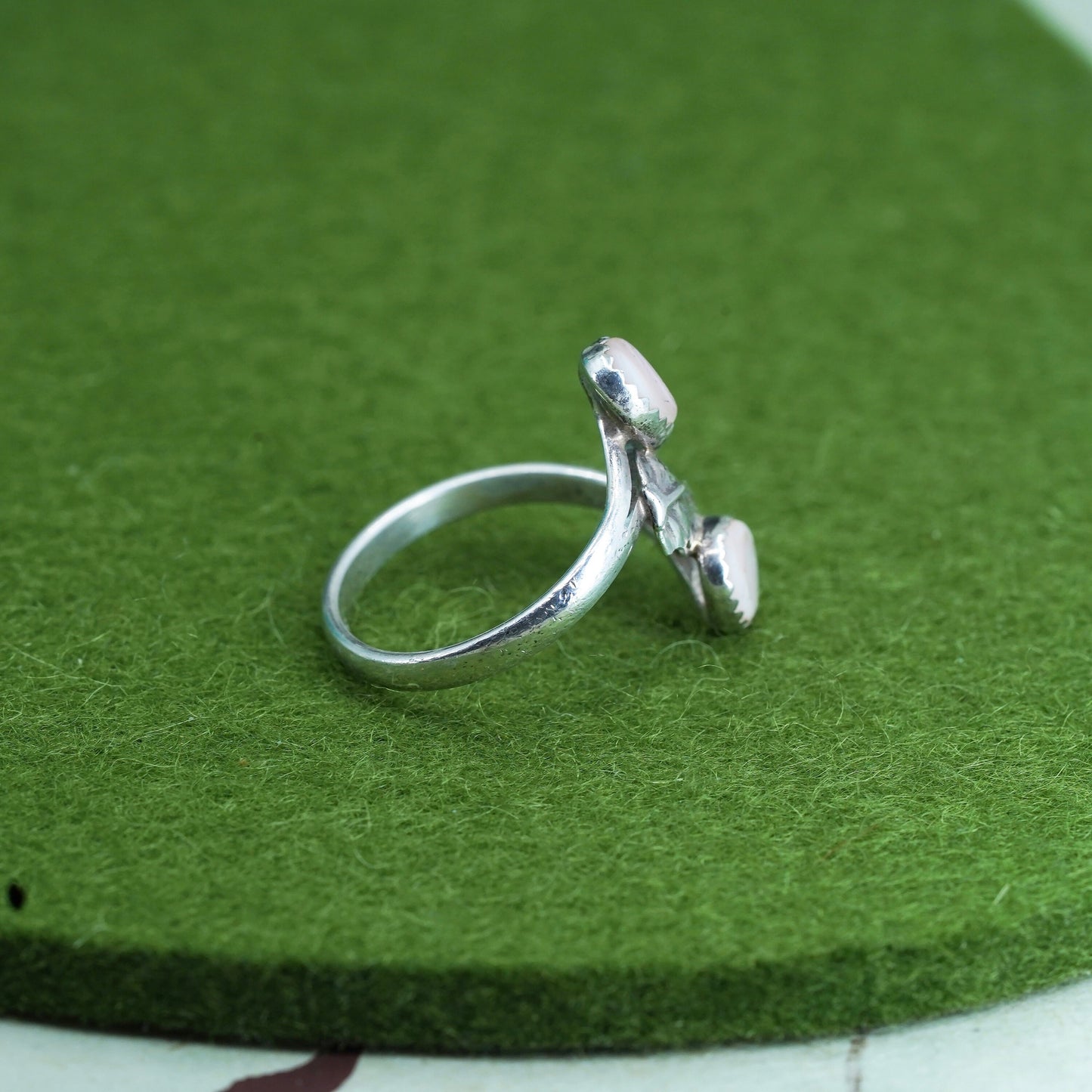 Size 7, Native American sterling silver 925 handmade ring with mother of pearl