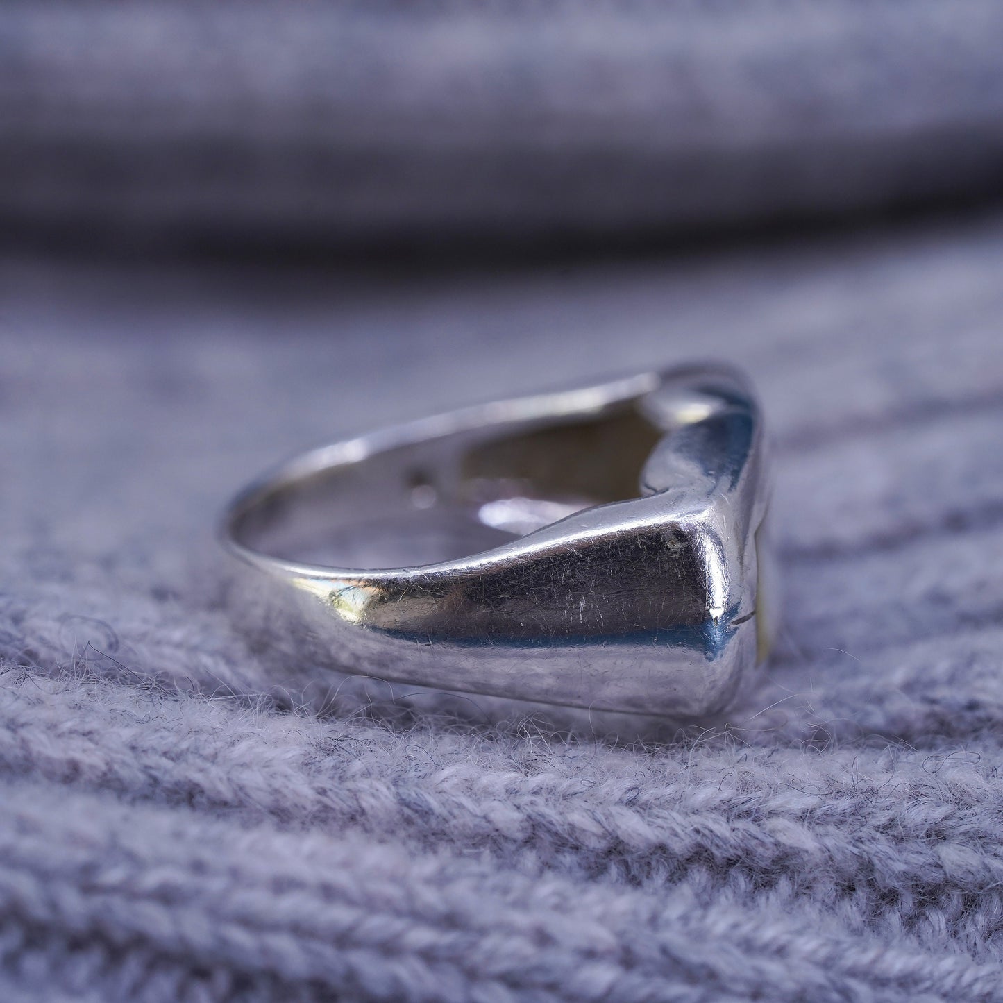size 8, southwestern sterling silver 925 band ring with mother of pearl inlay