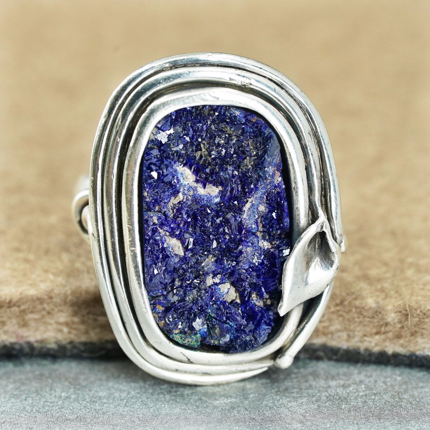 Size 7, Unikat Sterling 925 silver ring with blue druzy glittering stone