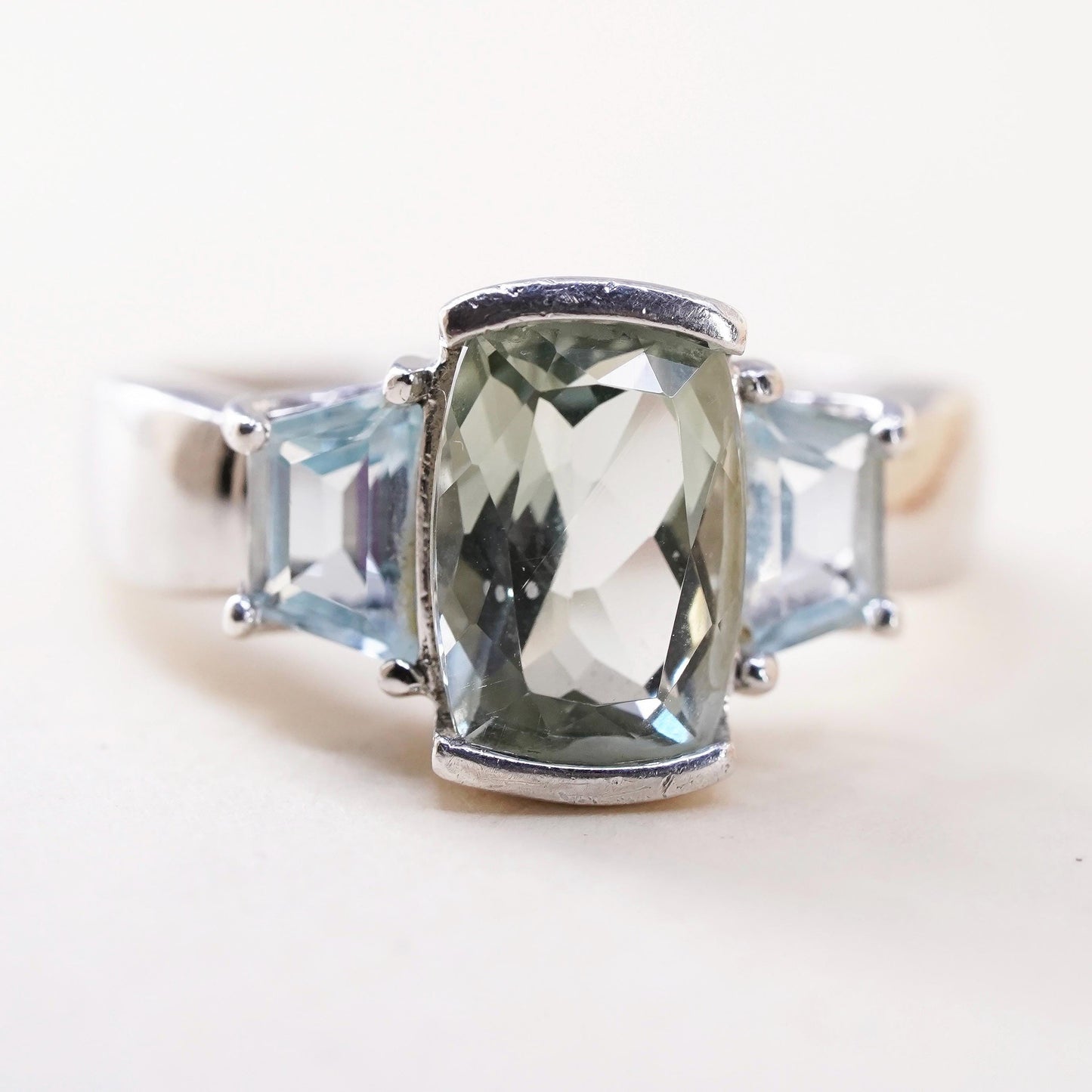 Size 7, vintage sterling 925 silver statement ring with green amethyst topaz