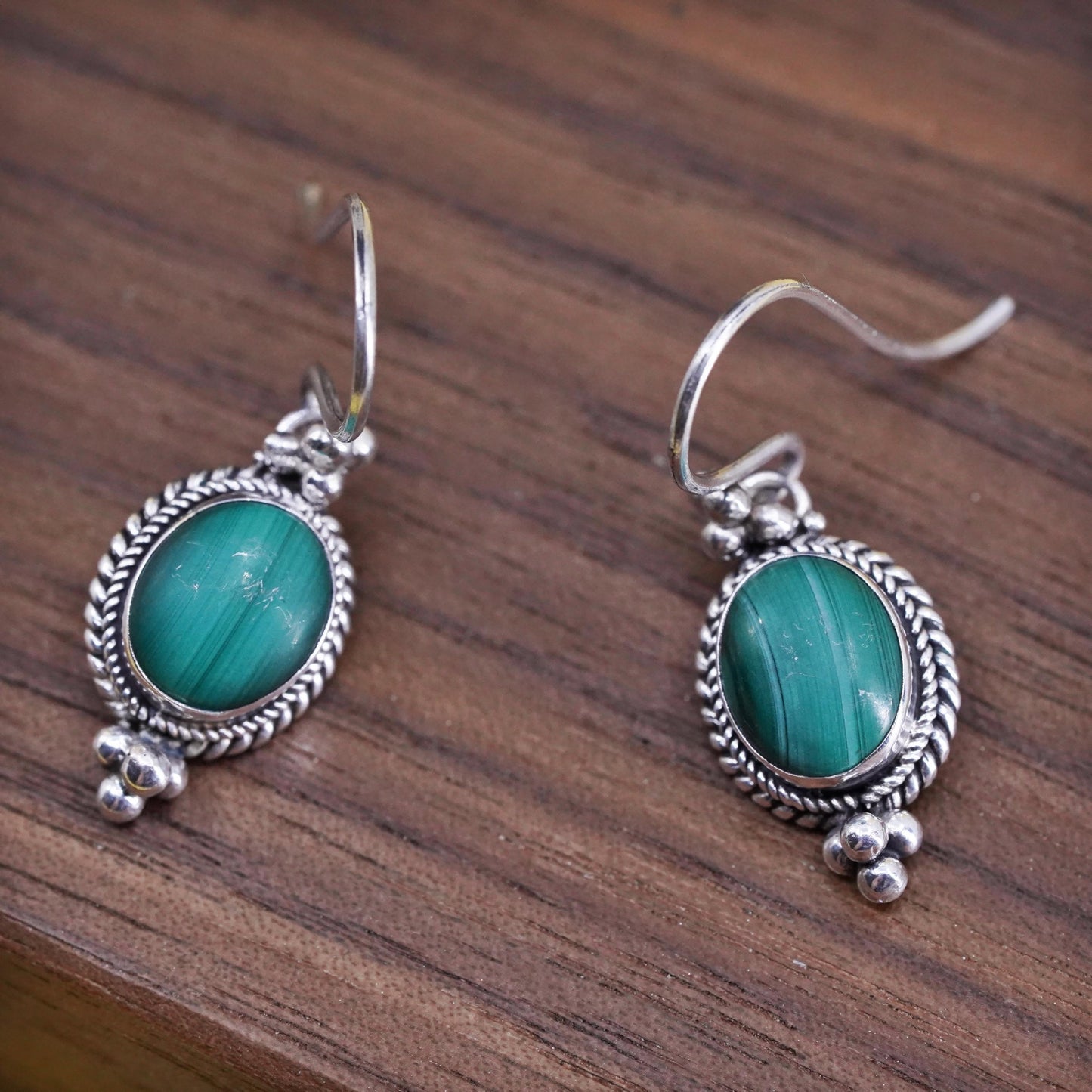 Vintage Sterling 925 silver handmade earrings with oval malachite and cable
