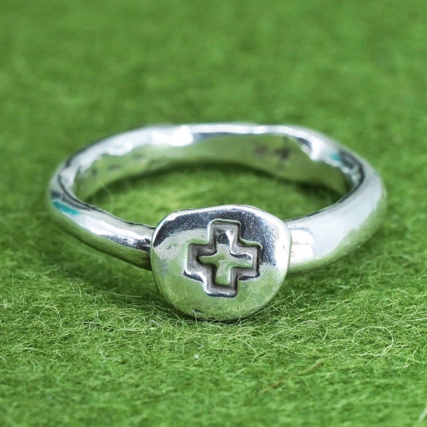 Size 7, Vintage Sterling silver handmade ring, stackable 925 cross band