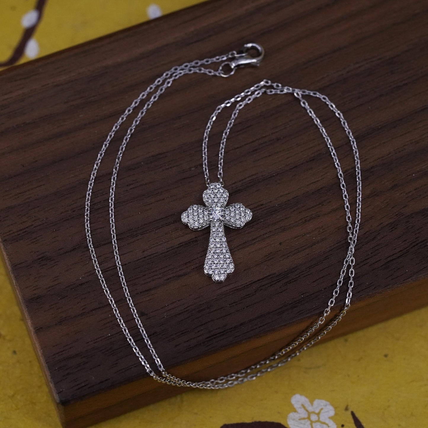 18”, Sterling silver necklace, 925 silver circle chain cluster cz cross pendant