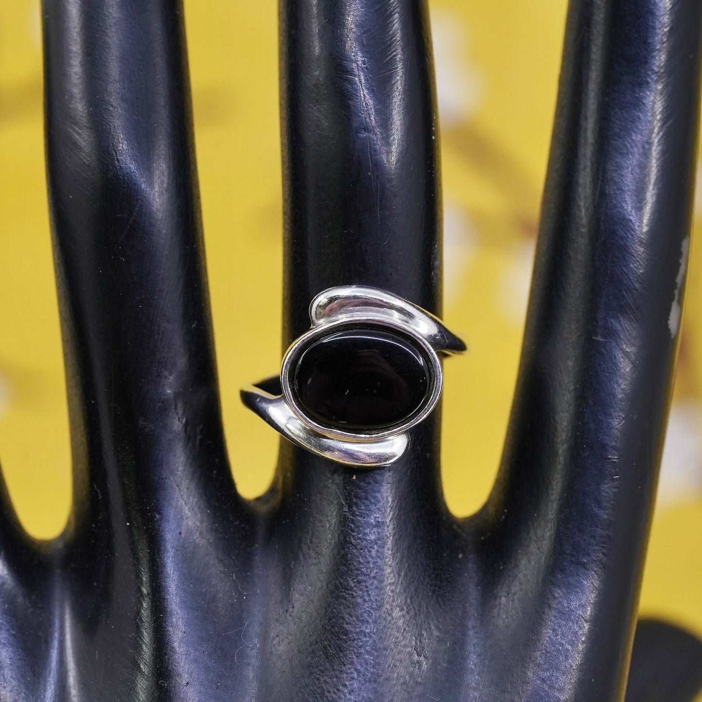 Size 6.75, vintage Sterling 925 silver handmade ring with oval onyx, stamped 925