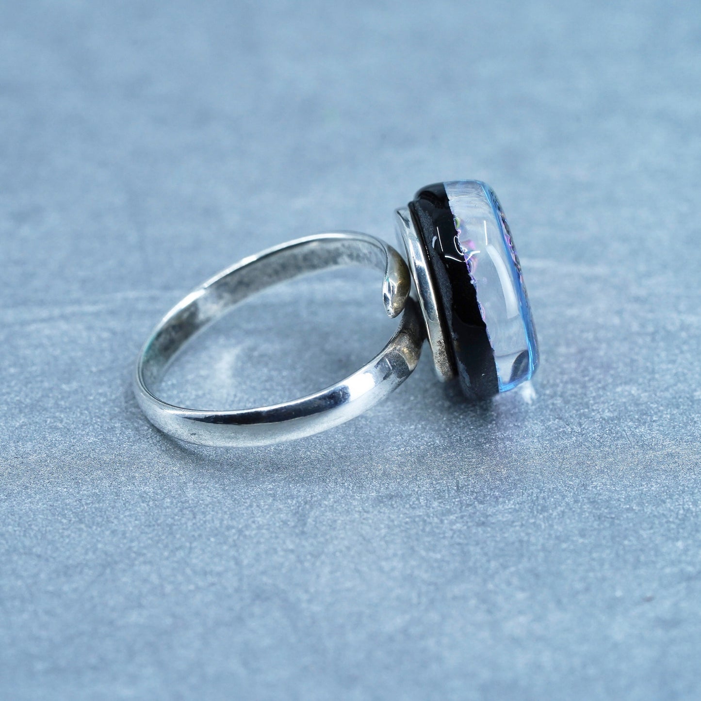 Size 6.75, w/ Sterling 925 silver handmade cocktail ring with pink foiled glass