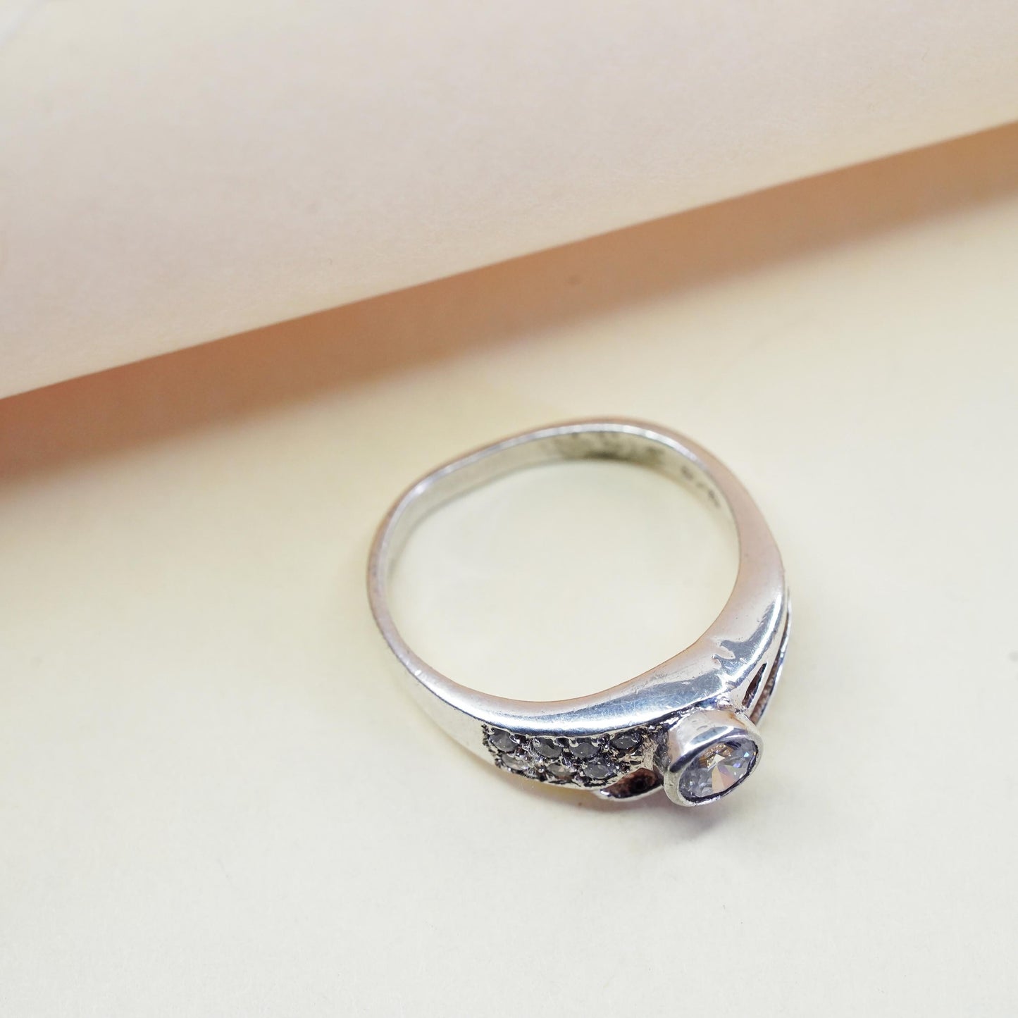 Size 7, Sterling 925 silver ring with round cut CZ and cluster cz