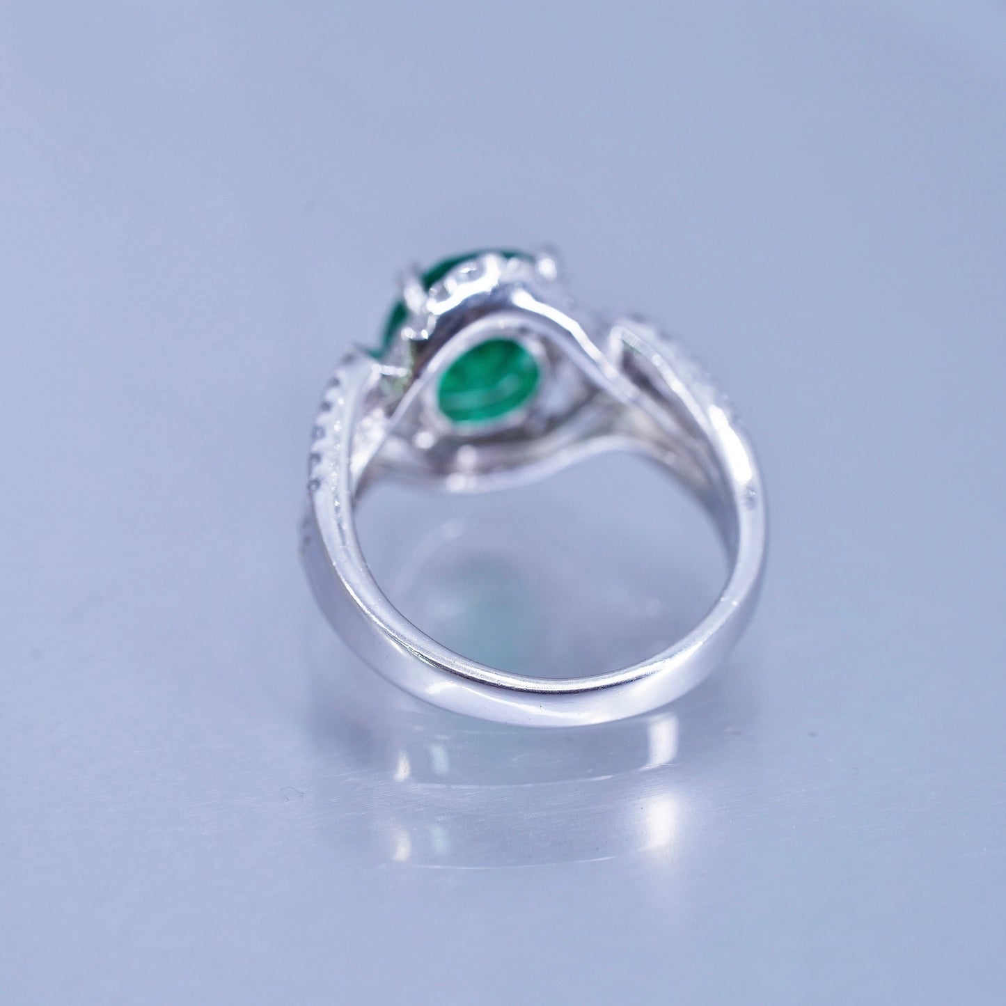 Size 6, vintage Sterling 925 silver handmade ring with emerald and cz around