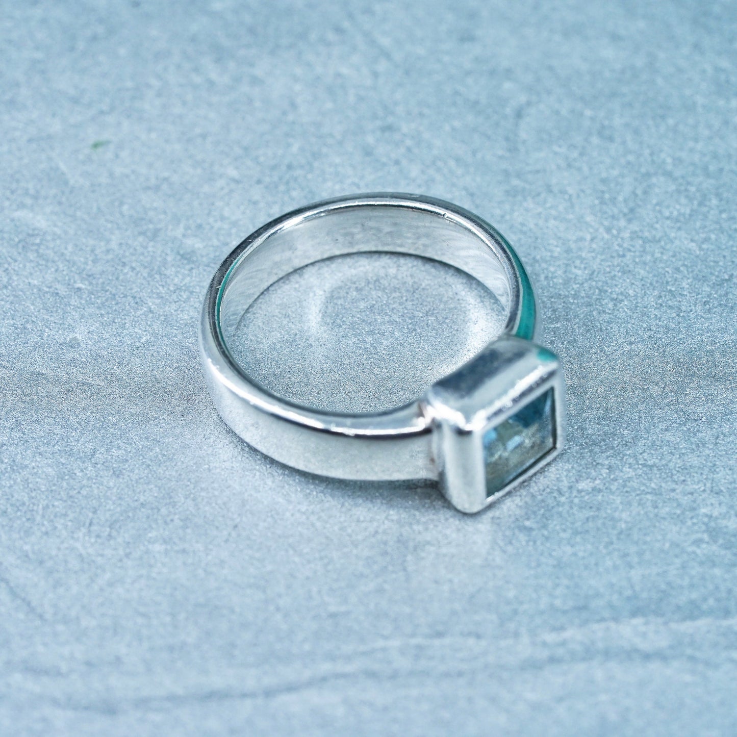 Size 6.5, vintage Sterling 925 silver handmade band ring with square topaz