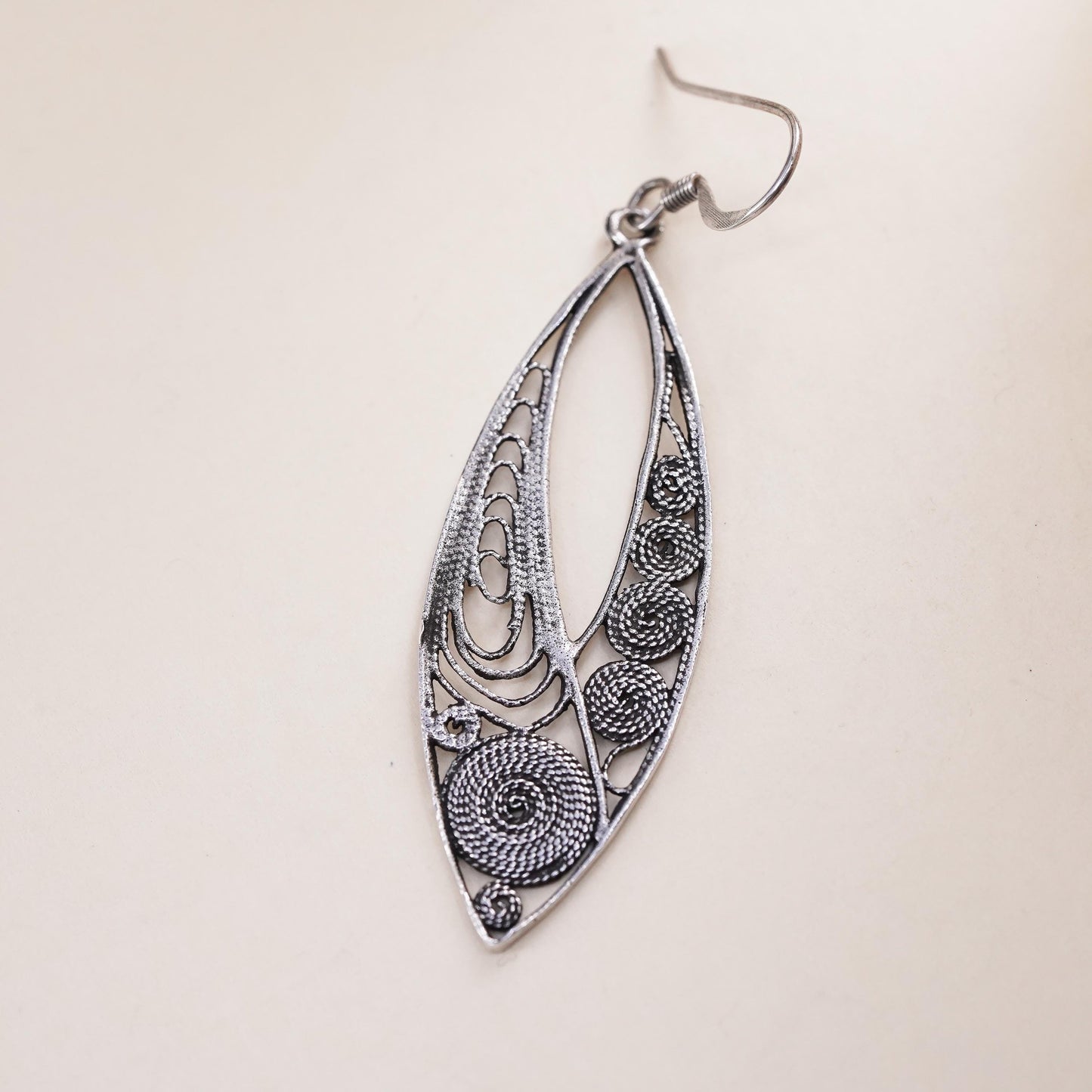 Vintage southwestern Sterling silver pendant, filigree 925 leaf single earring