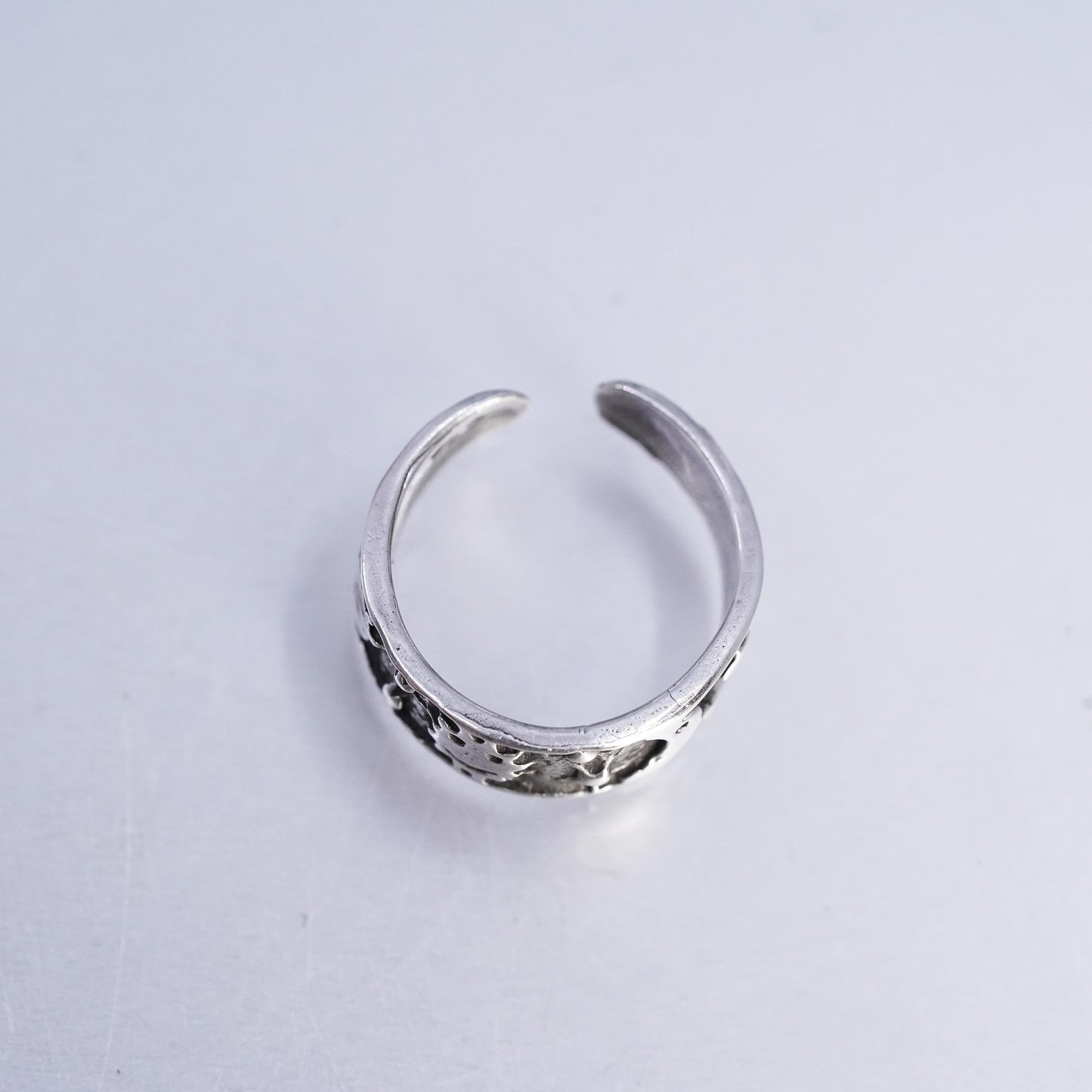 Size 2, vintage southwestern Sterling 925 silver ring, sun star moon open band