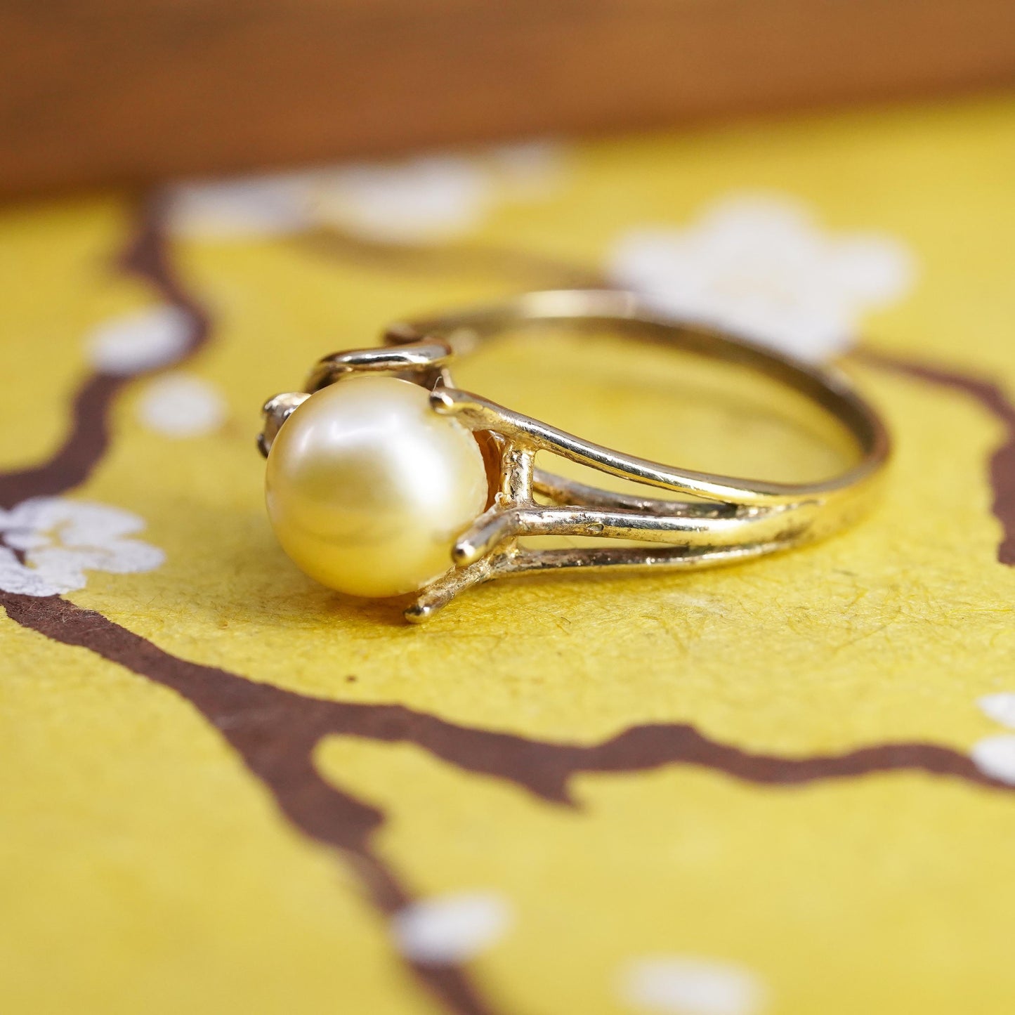 Size 6, vintage 1960s gold plated Sterling 925 silver handmade ring faux pearl