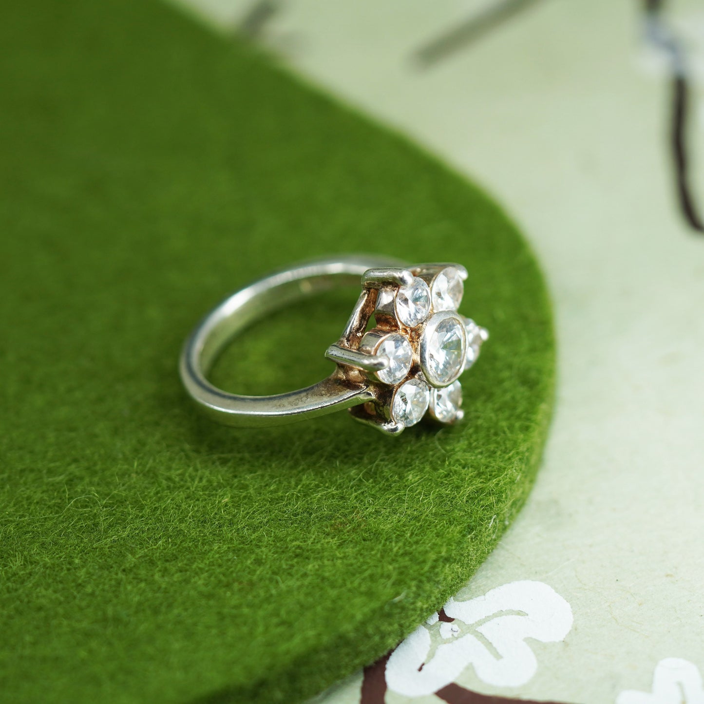 Size 7, vtg 925. Sterling silver flower ring with cluster CZ, engagement ring