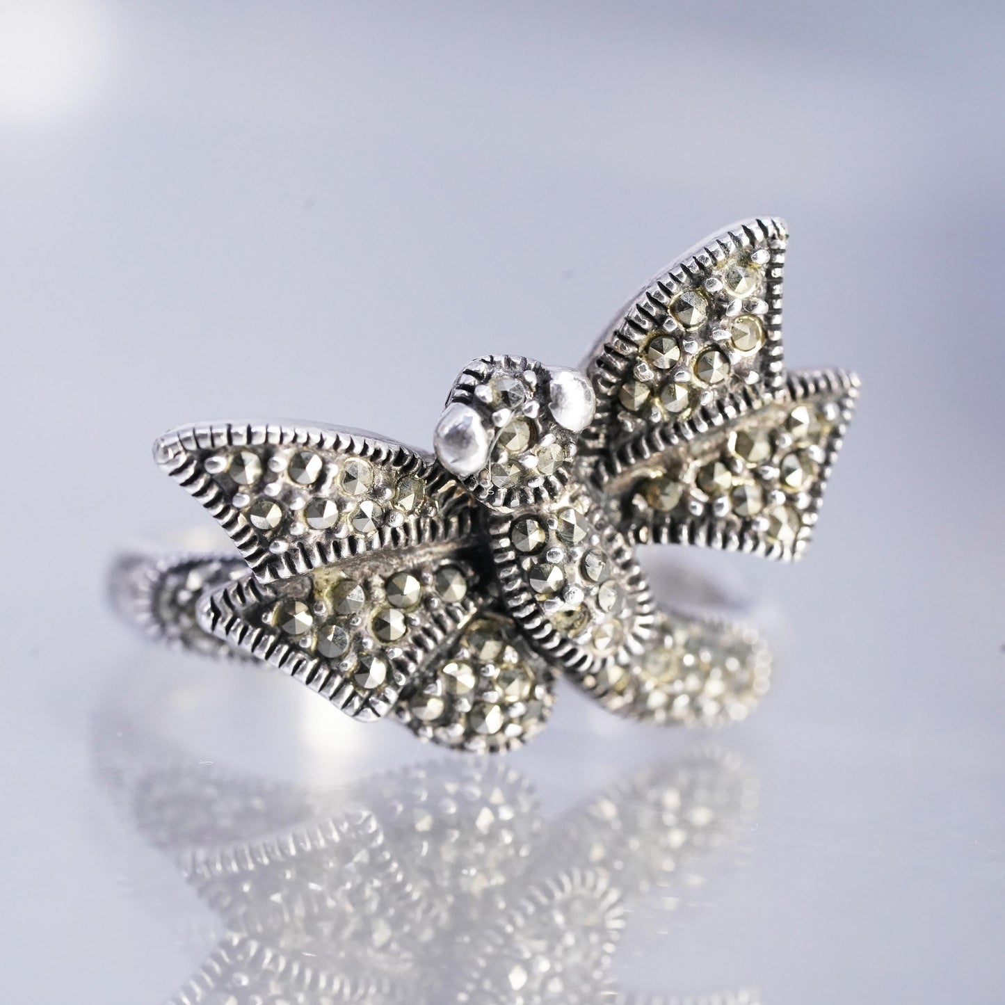 Size 7, vintage Sterling 925 silver handmade ring, dragonfly band