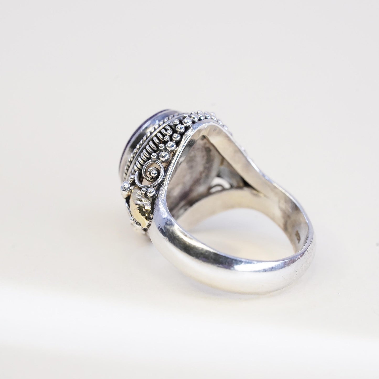 Size 7, VTG 925 Sterling silver ring with 14K Gold leaf, oval amethyst cable