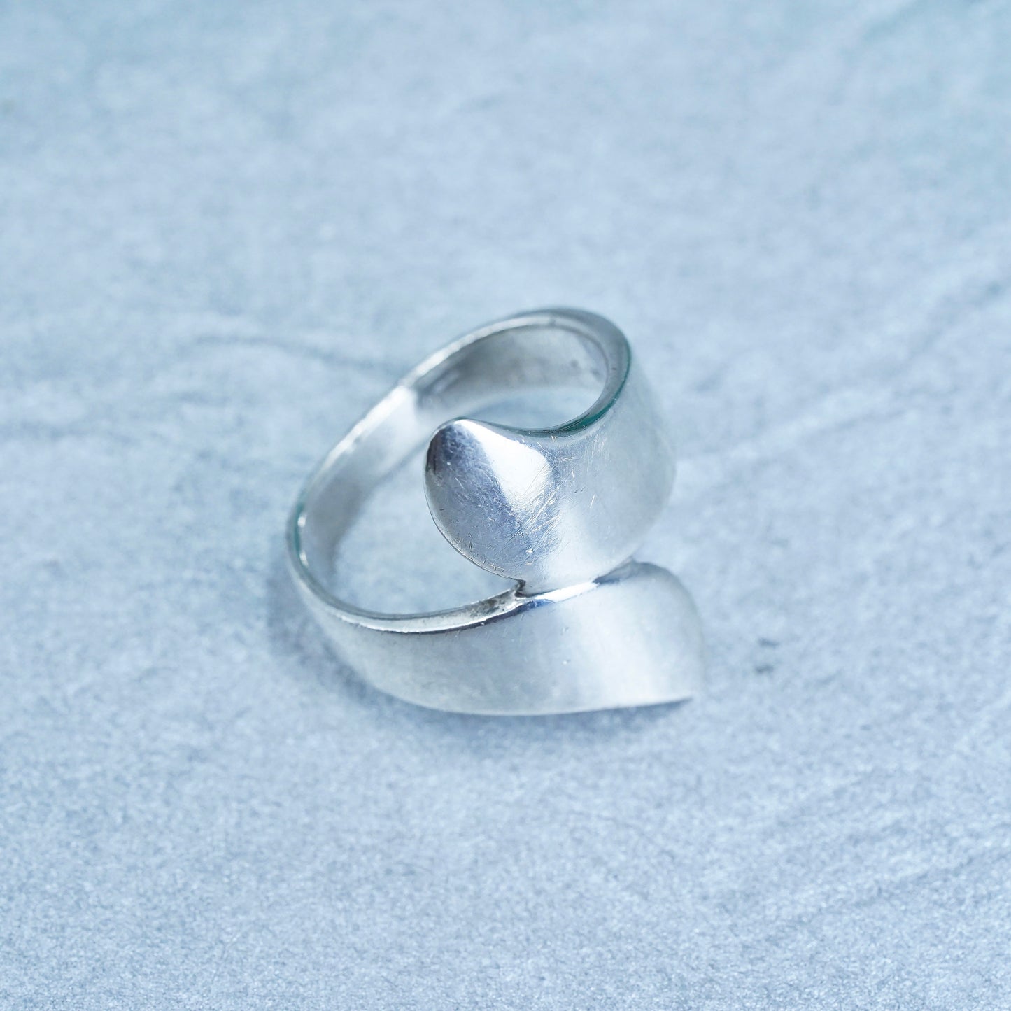 Size 5, vintage southwestern Sterling 925 silver handmade ring, wavy band