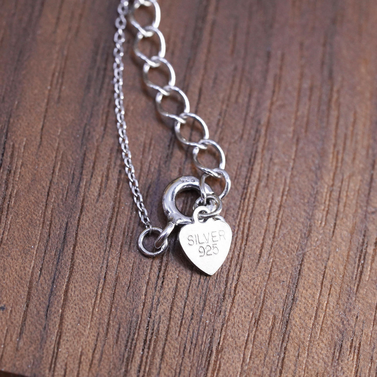 7.5", vintage sterling silver bracelet, 925 thin chain with crystal green heart