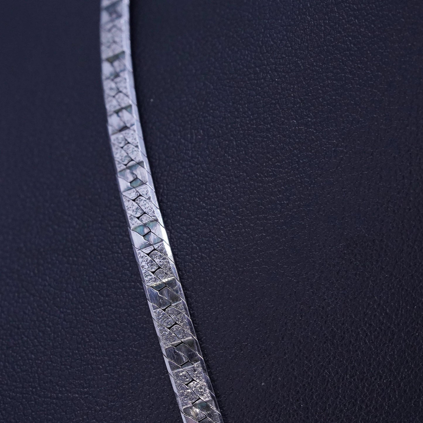 18” 4mm, VTG Italian Sterling 925 silver textured herringbone chain necklace