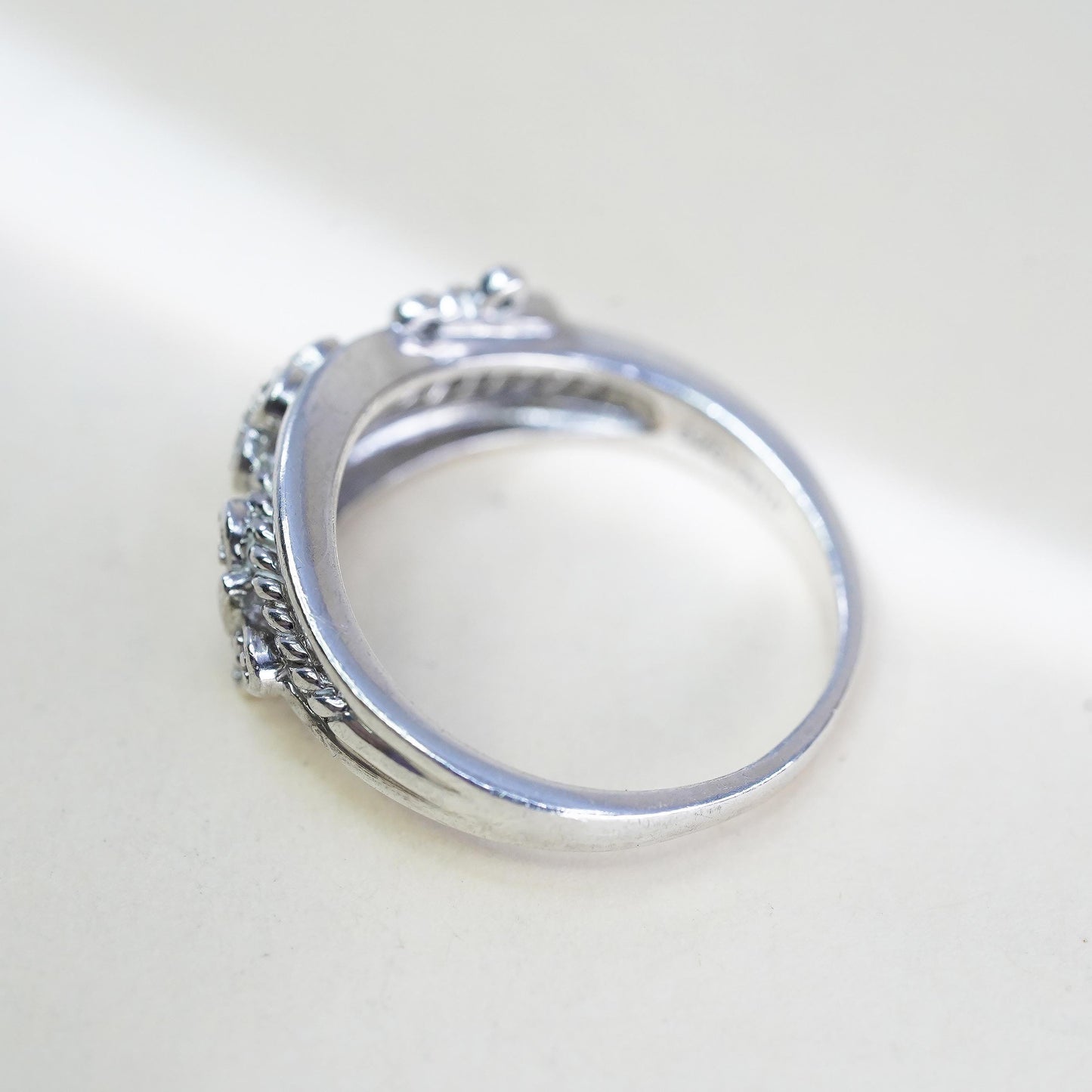 Size 8, Vintage NDI sterling silver ring band genuine diamond butterfly flower