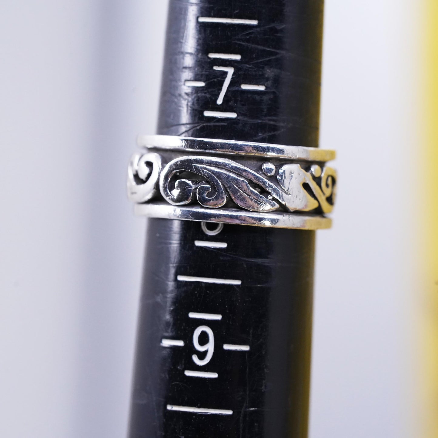 Size 7.5, vintage Sterling silver prayer ring, 925 spinner sprial band