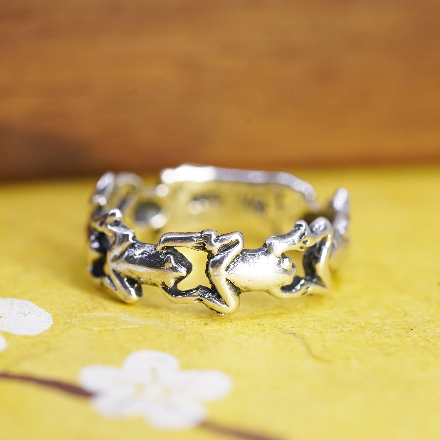 Size 7.25, vintage Sterling silver handmade ring, 925 silver frog band