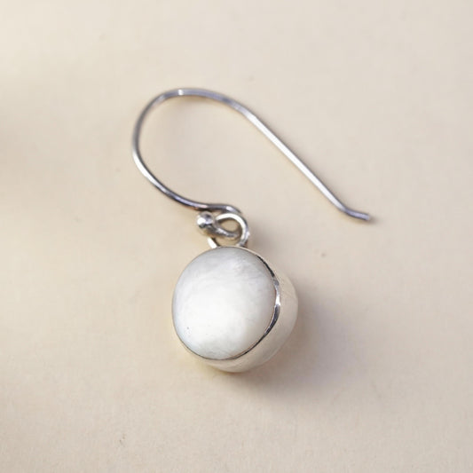 Vintage sterling 925 silver handmade single earring with mother of pearl dangle