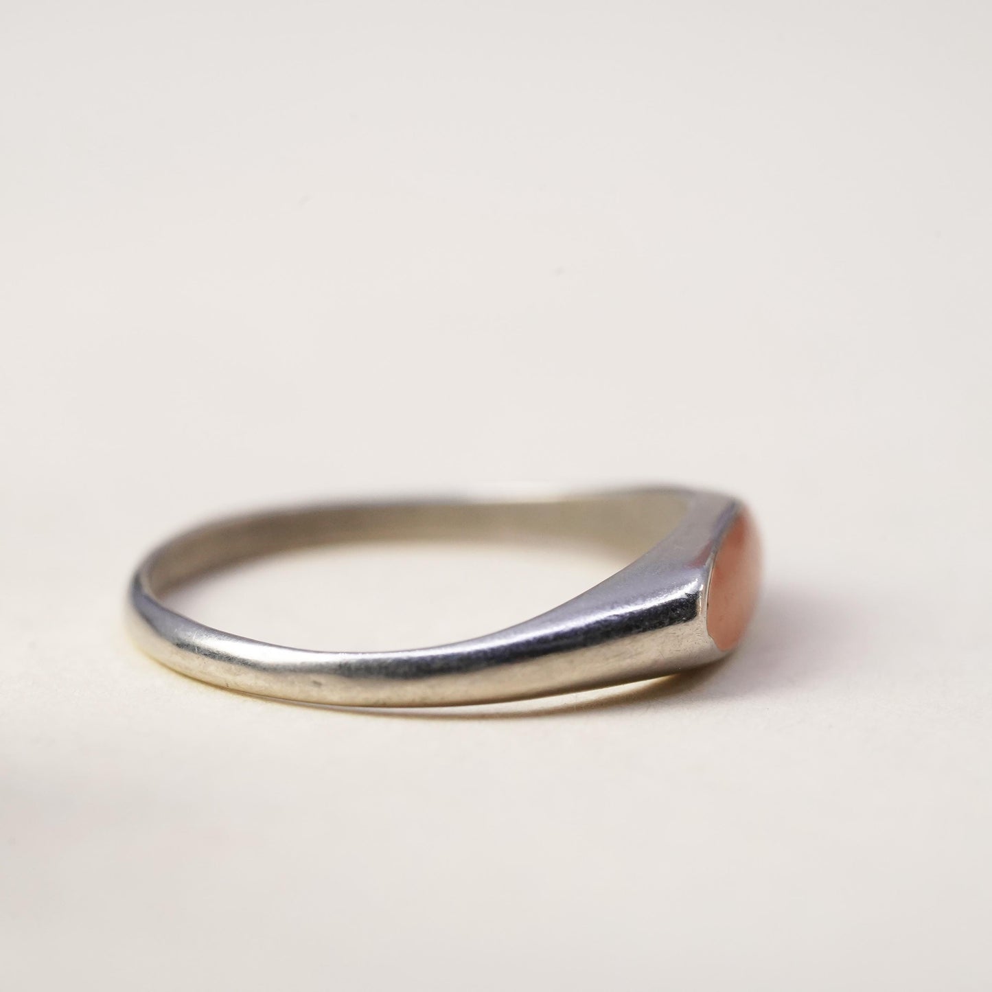 Size 4, Vintage sterling 925 silver handmade band ring with pink enamel