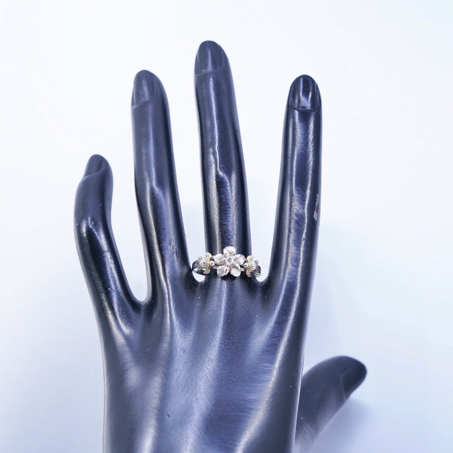 Size 9.5, vintage Sterling 925 silver plumeira flower ring with turtles and cz