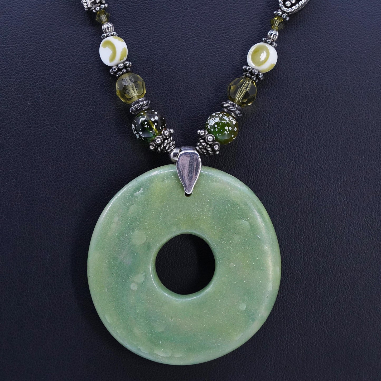 19" Sterling 925 silver flatten oval chain necklace jade looking rubber pendant