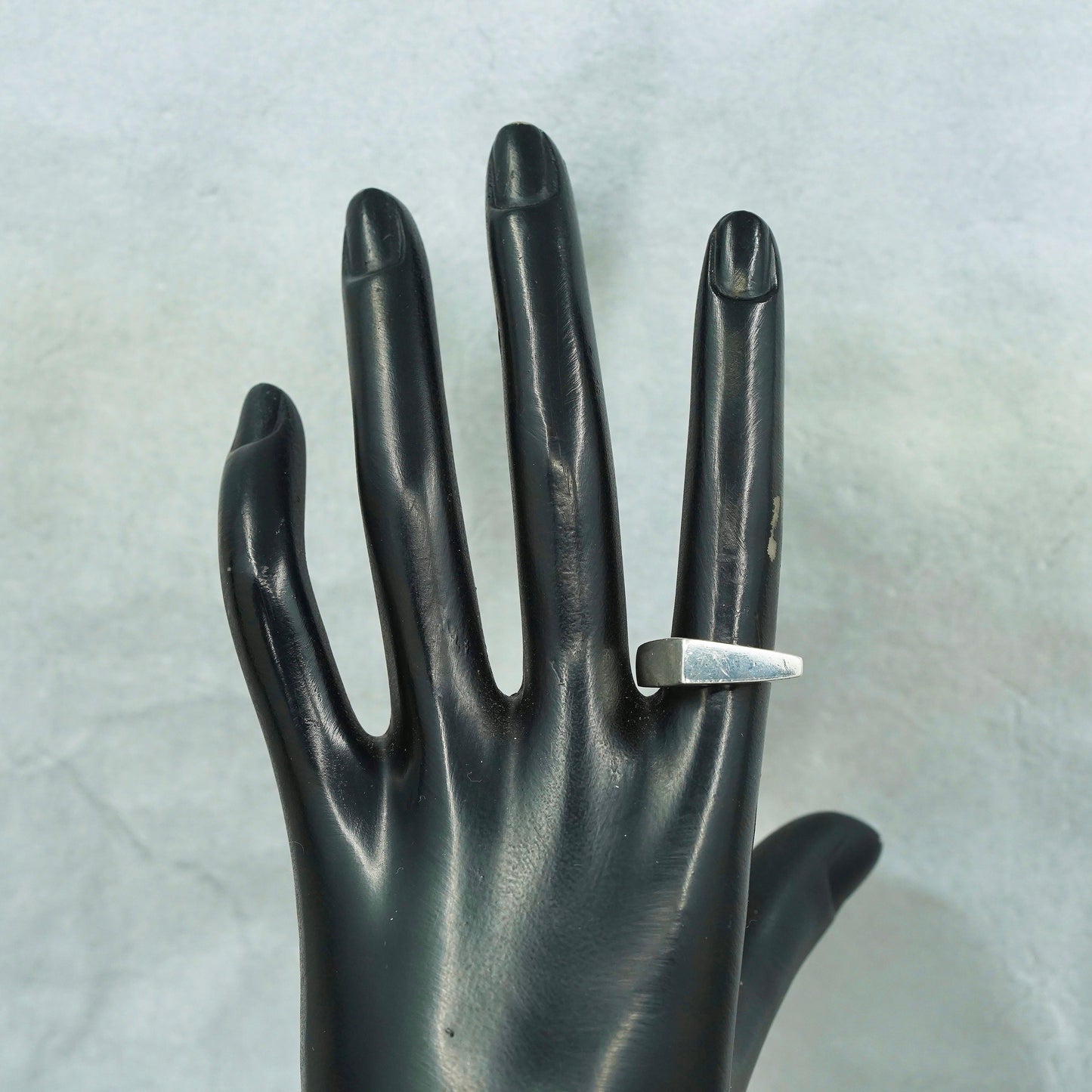 Size 7, vintage southwestern Mexican Sterling 925 silver ring, band