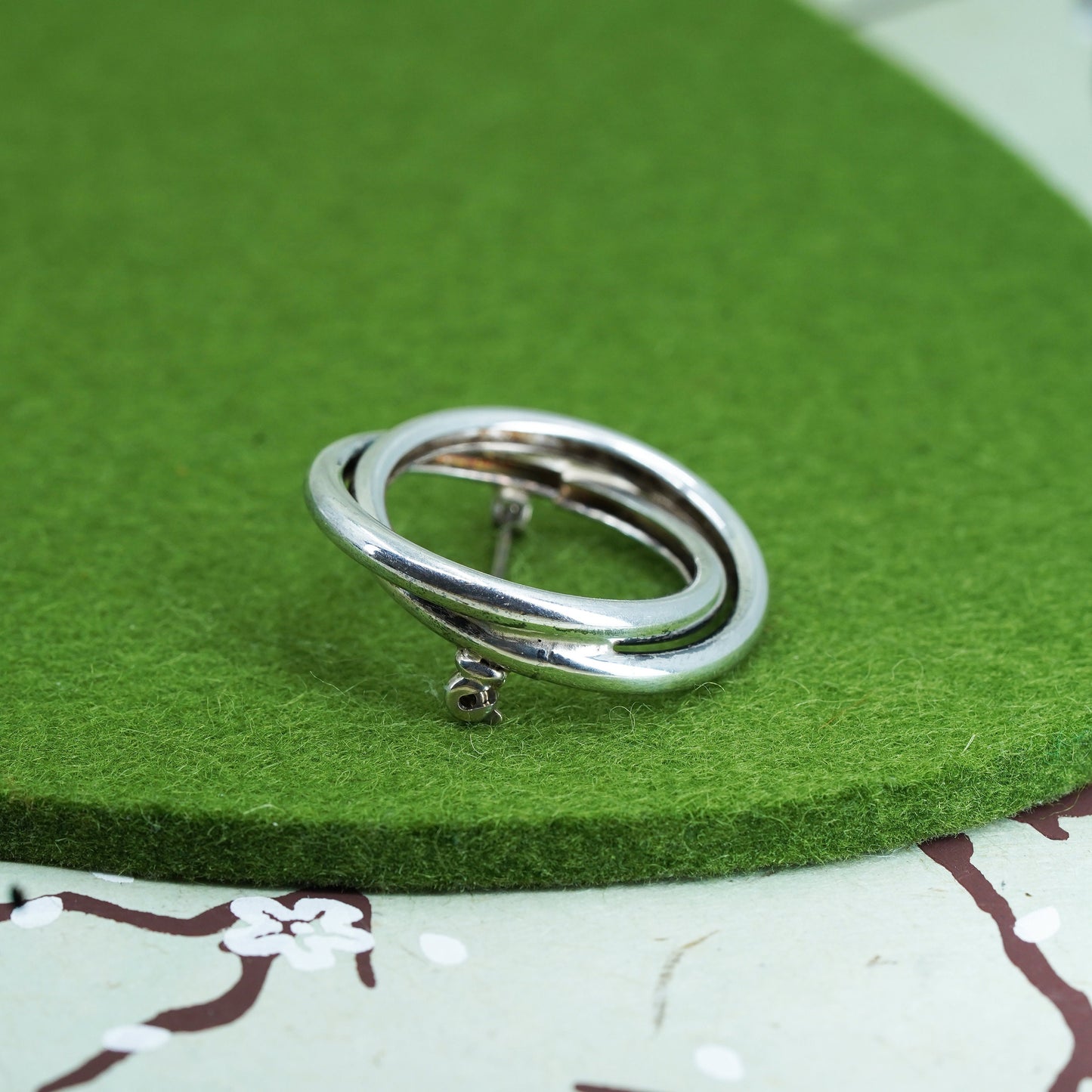 Vintage sterling silver handmade brooch, 925 entwined circle pin
