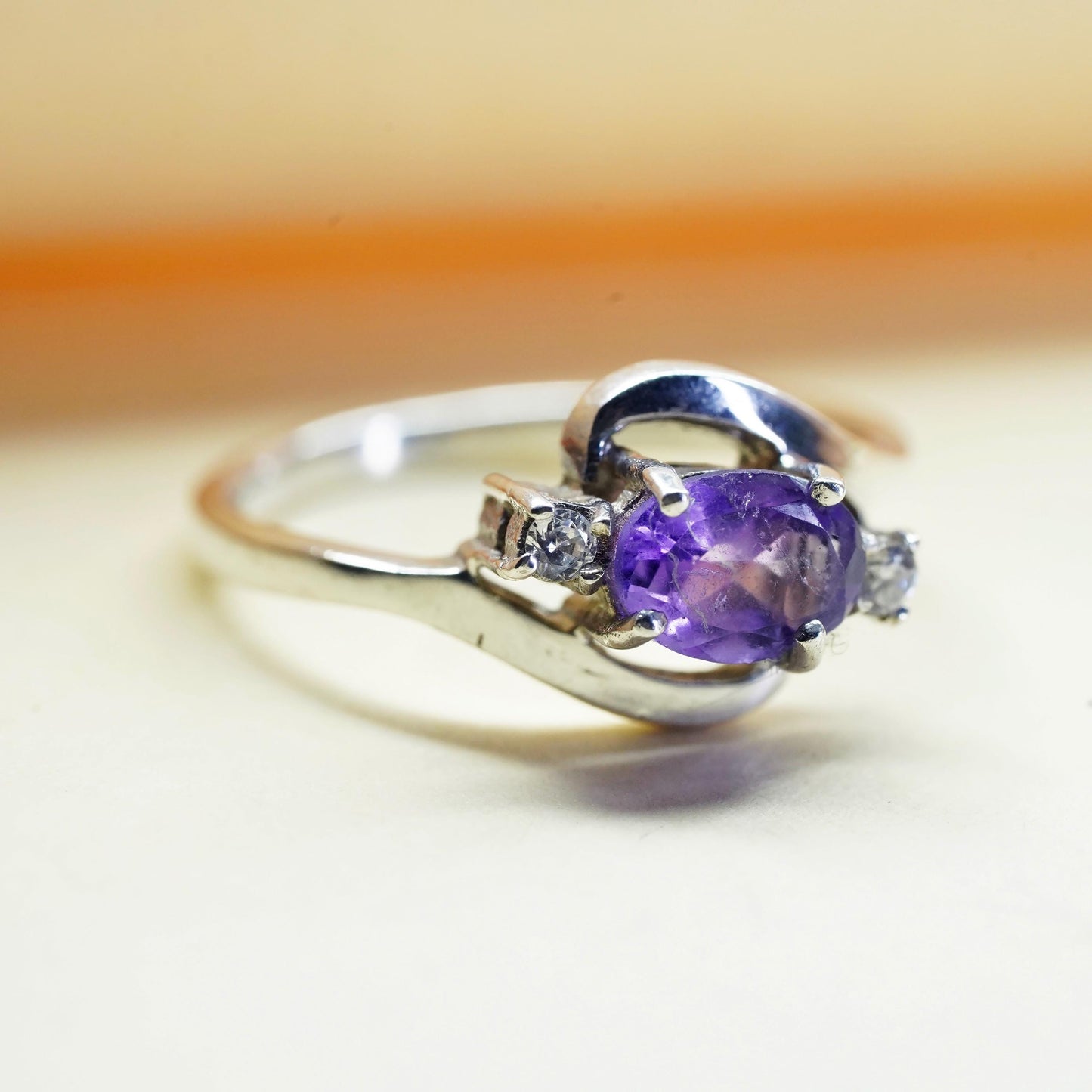 Size 7, vintage Sterling 925 silver ring with amethyst