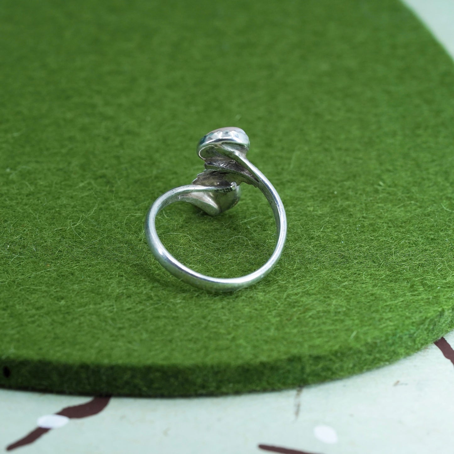 Size 7, Native American sterling silver 925 handmade ring with mother of pearl