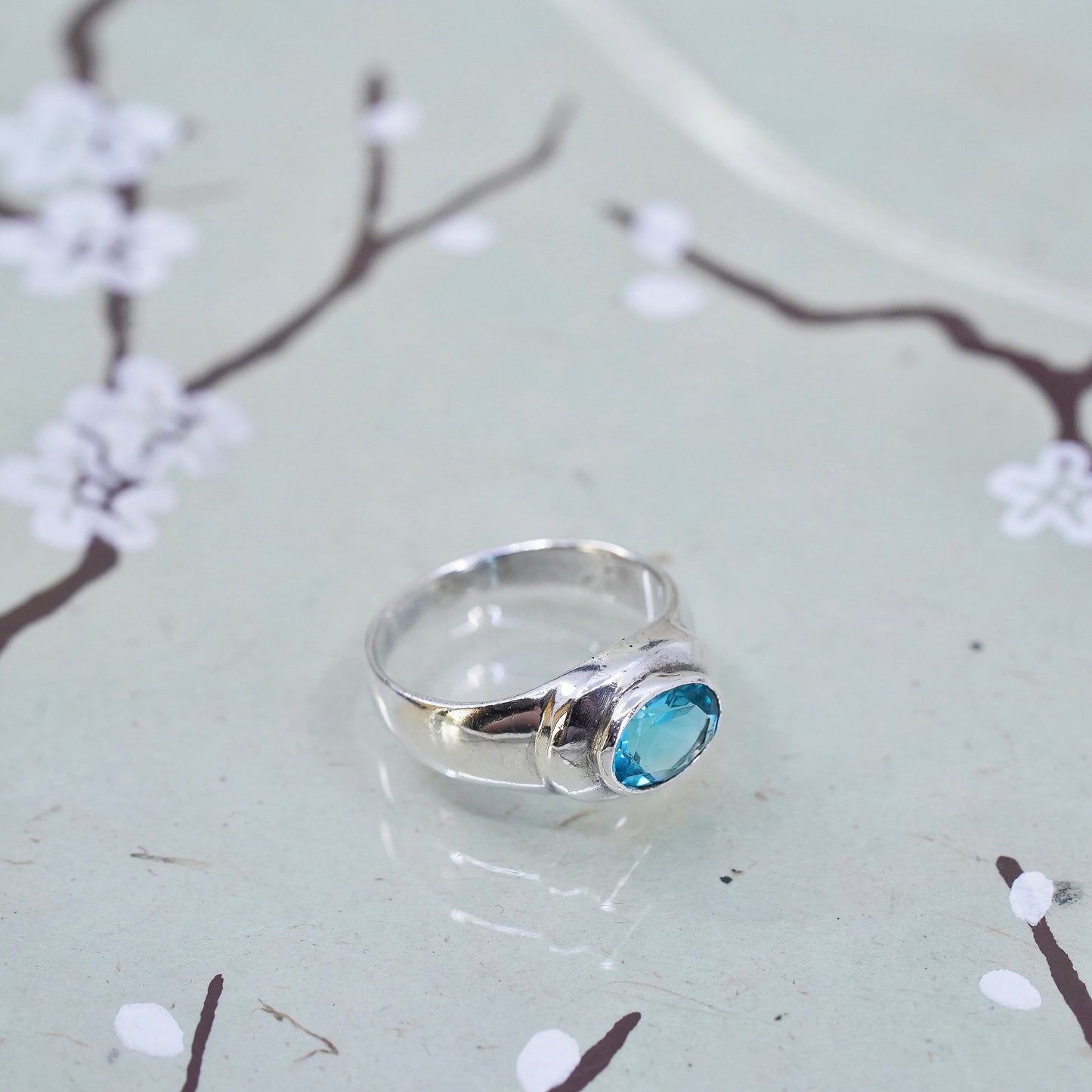 Size 7, vintage Sterling silver statement ring, 925 band with oval blue topaz