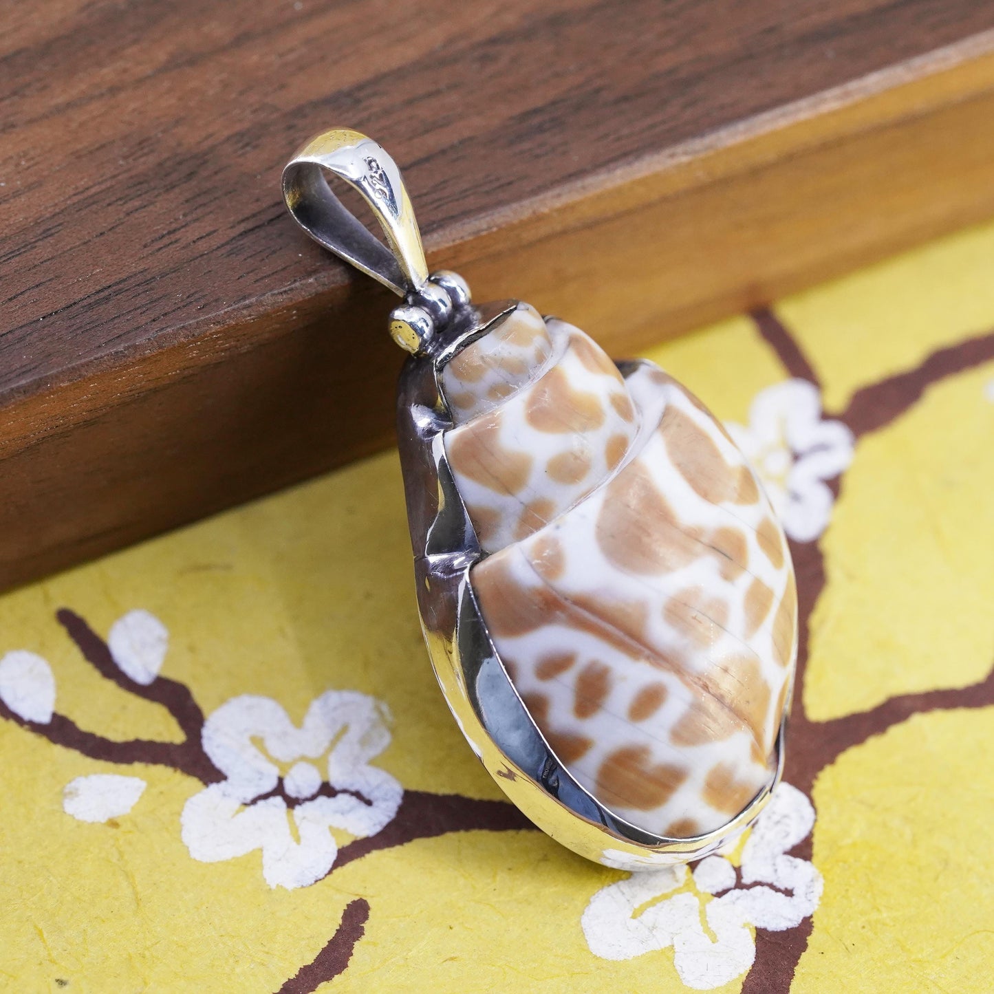 Vintage Sterling silver handmade pendant, 925 frame with shell