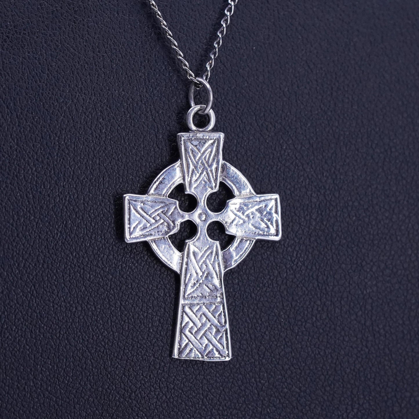 18”, VTG Sterling 925 silver box necklace with Irish Celtic knot cross pendant
