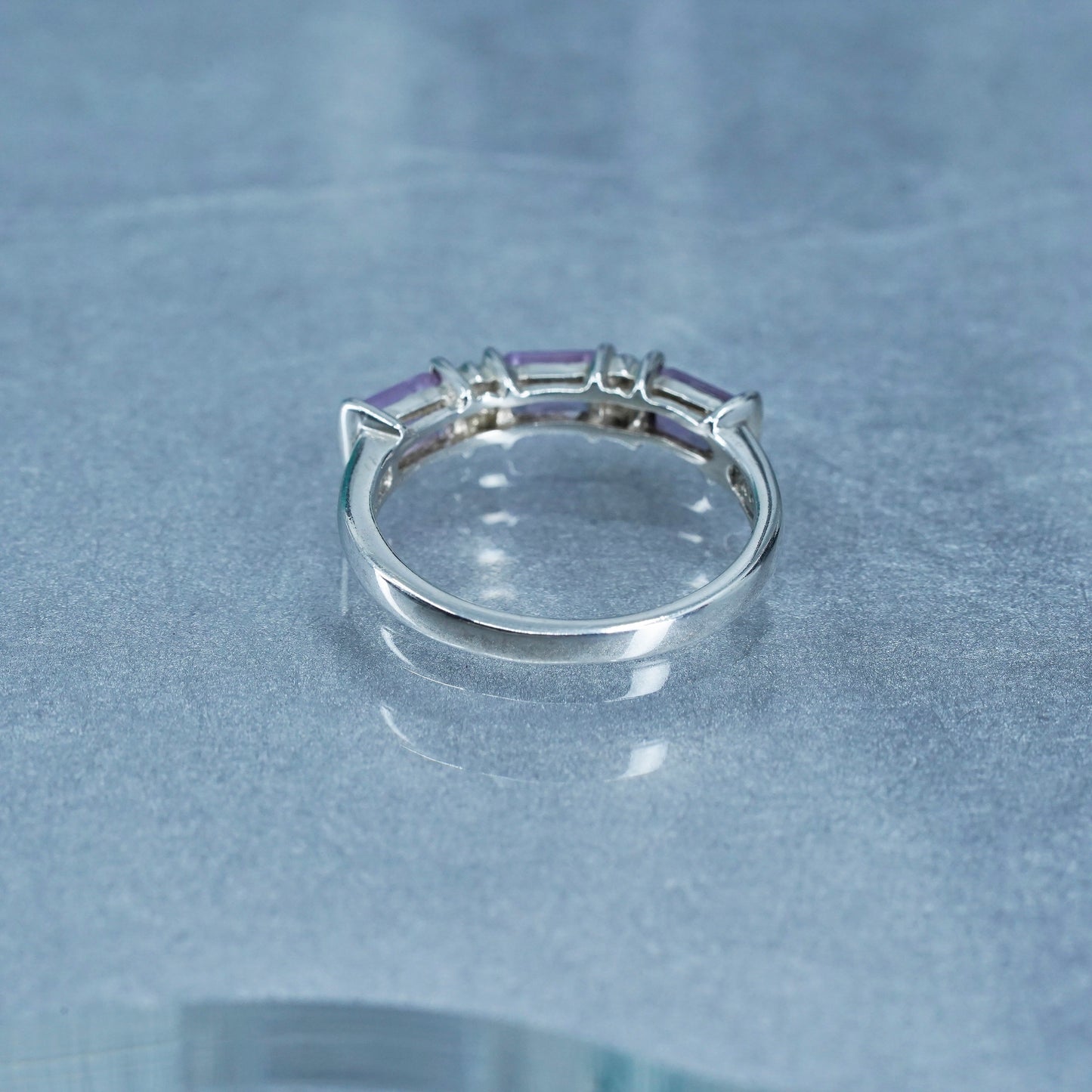 Size 7, vintage Sterling 925 silver handmade band ring with amethyst