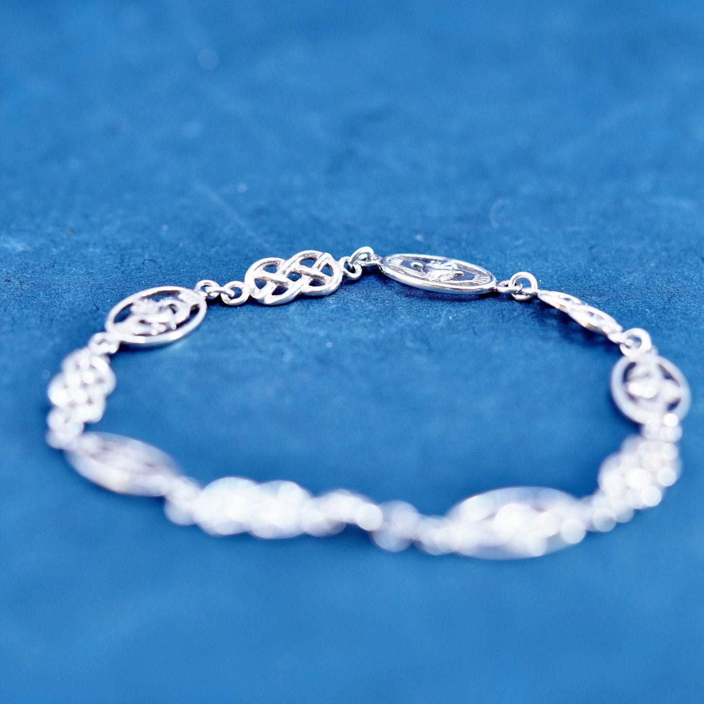 7.25”, vintage Ireland Sterling 925 Silver claddagh Heart friendship Bracelet