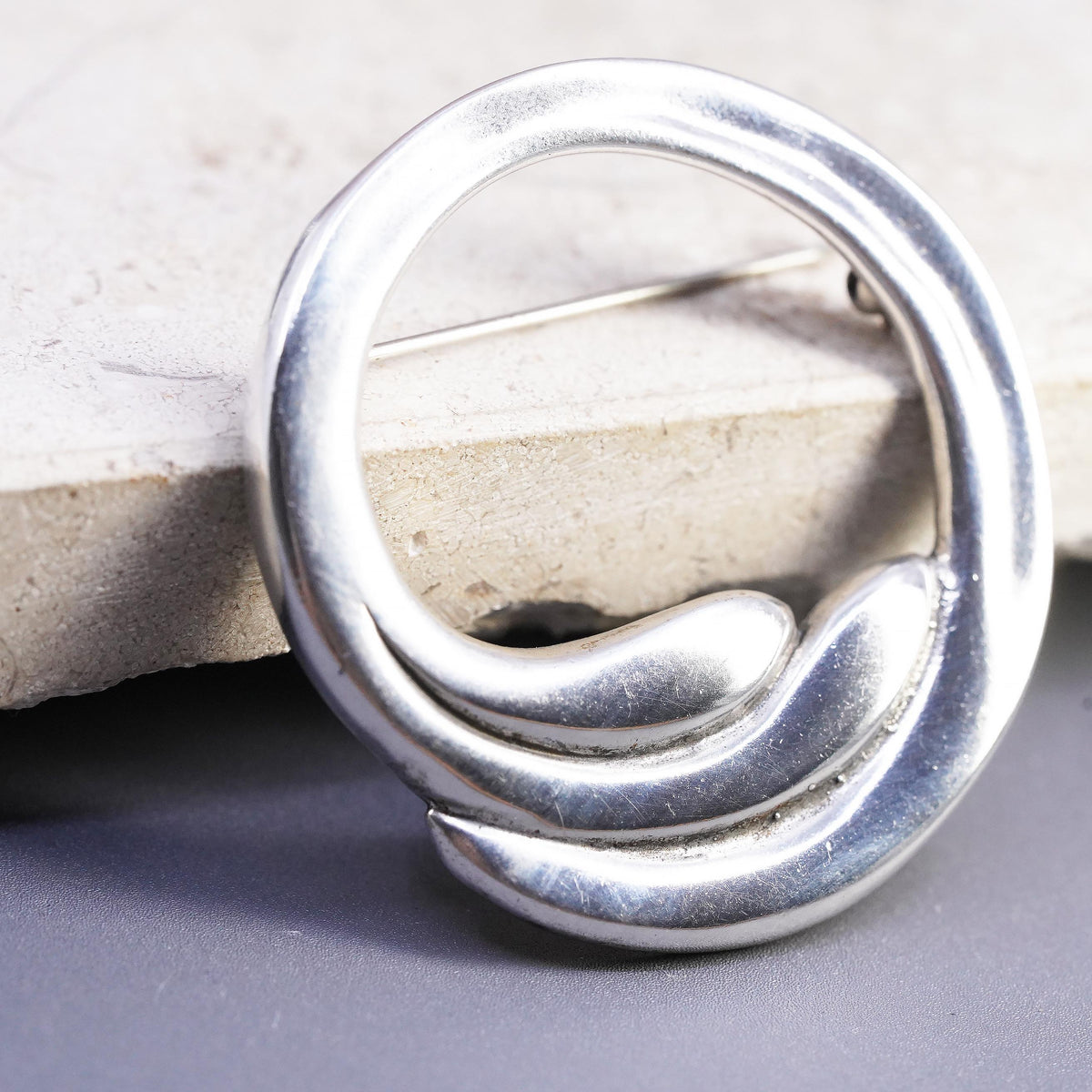 Vintage Jezlaine Designer Sterling silver handmade brooch, wavy 925 circle pin