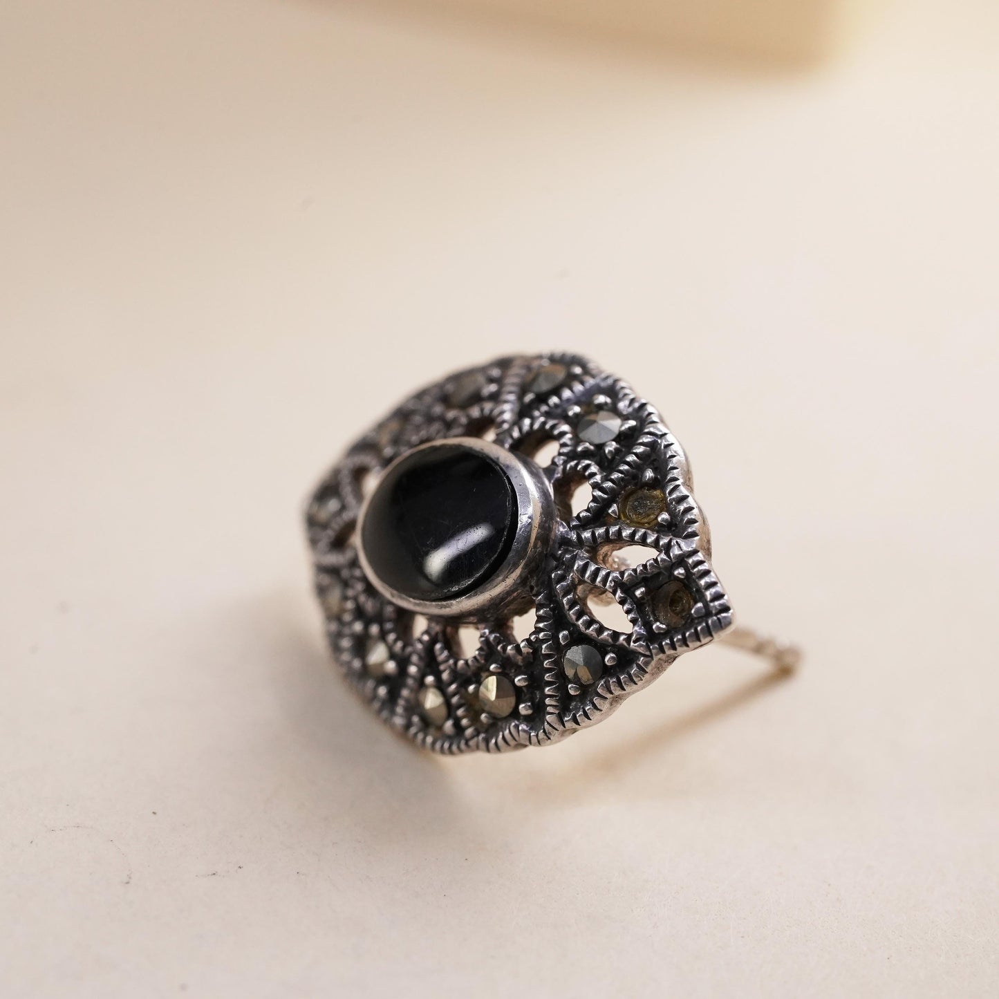 VTG Sterling 925 silver handmade stud with onyx and marcasite, single earring