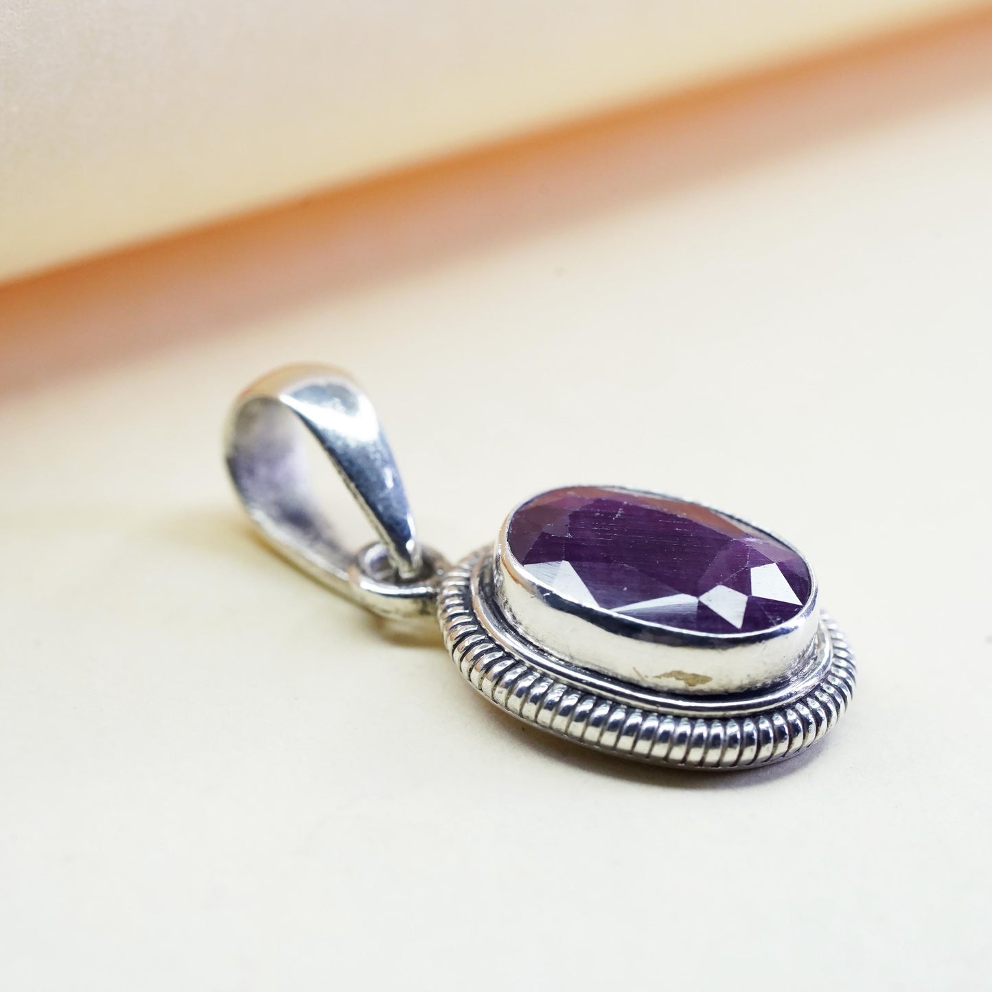 Vintage Sterling 925 silver handmade pendant with Indian ruby and cable around