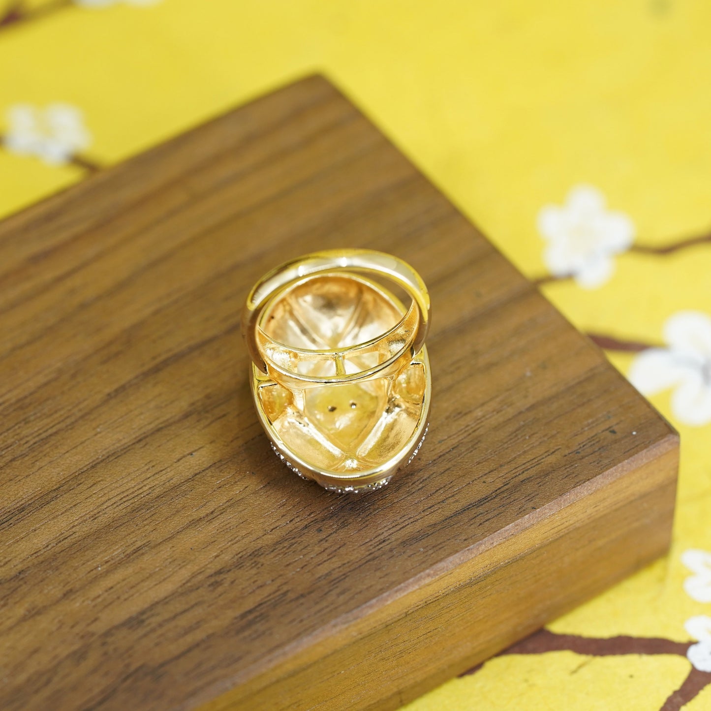 Size 6, two tone gold Sterling silver 925 cocktail filigree oval ring W diamond