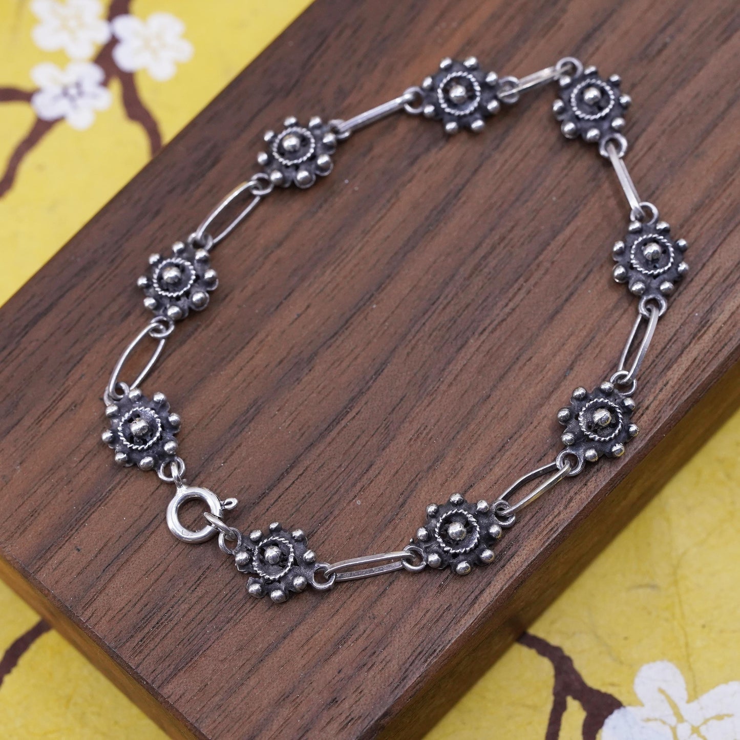 7.75", Vintage Sterling silver handmade bracelet, solid 925 silver flower links